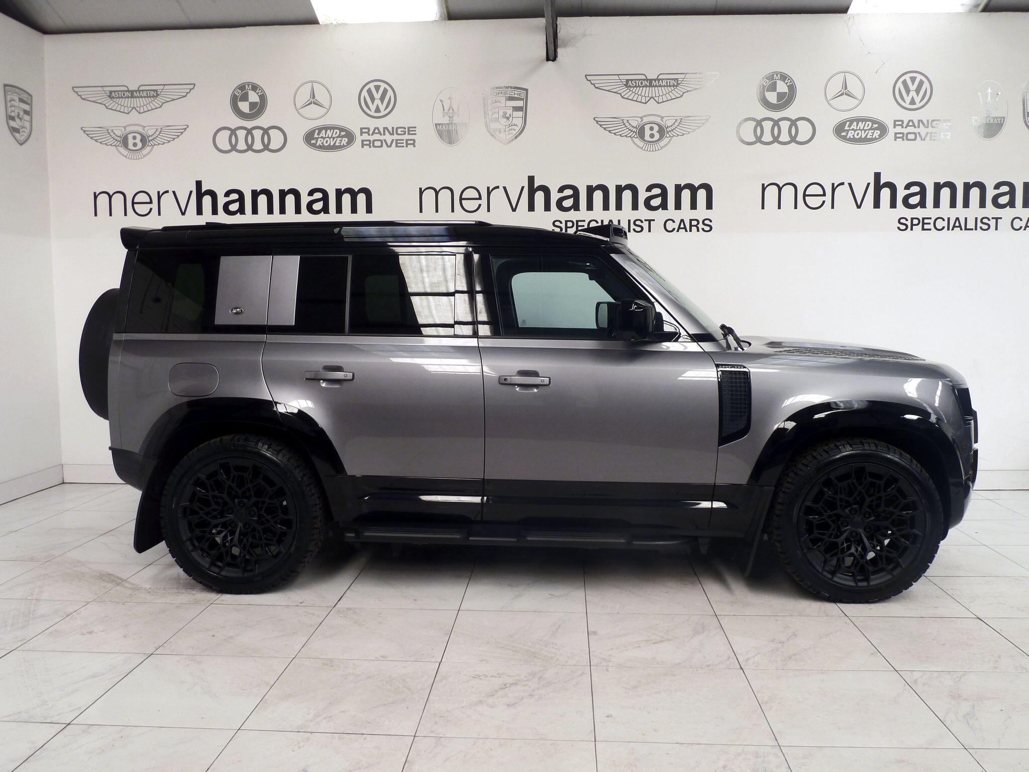 Land Rover Defender 110 2.0 P400e 15.4kWh X-Dynamic S   <br/><br/>HAWKE EIGER EDITION + 6 SEATS