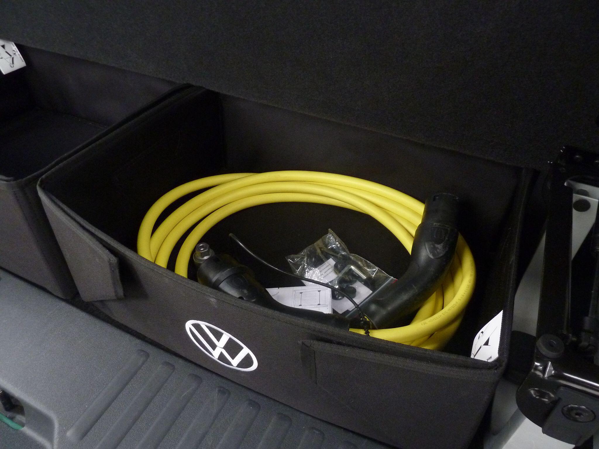 Volkswagen ID. Buzz Pro 77kWh 1ST Edition<br/><br/>MASSAGE SEATS + INFO PACK PLUS