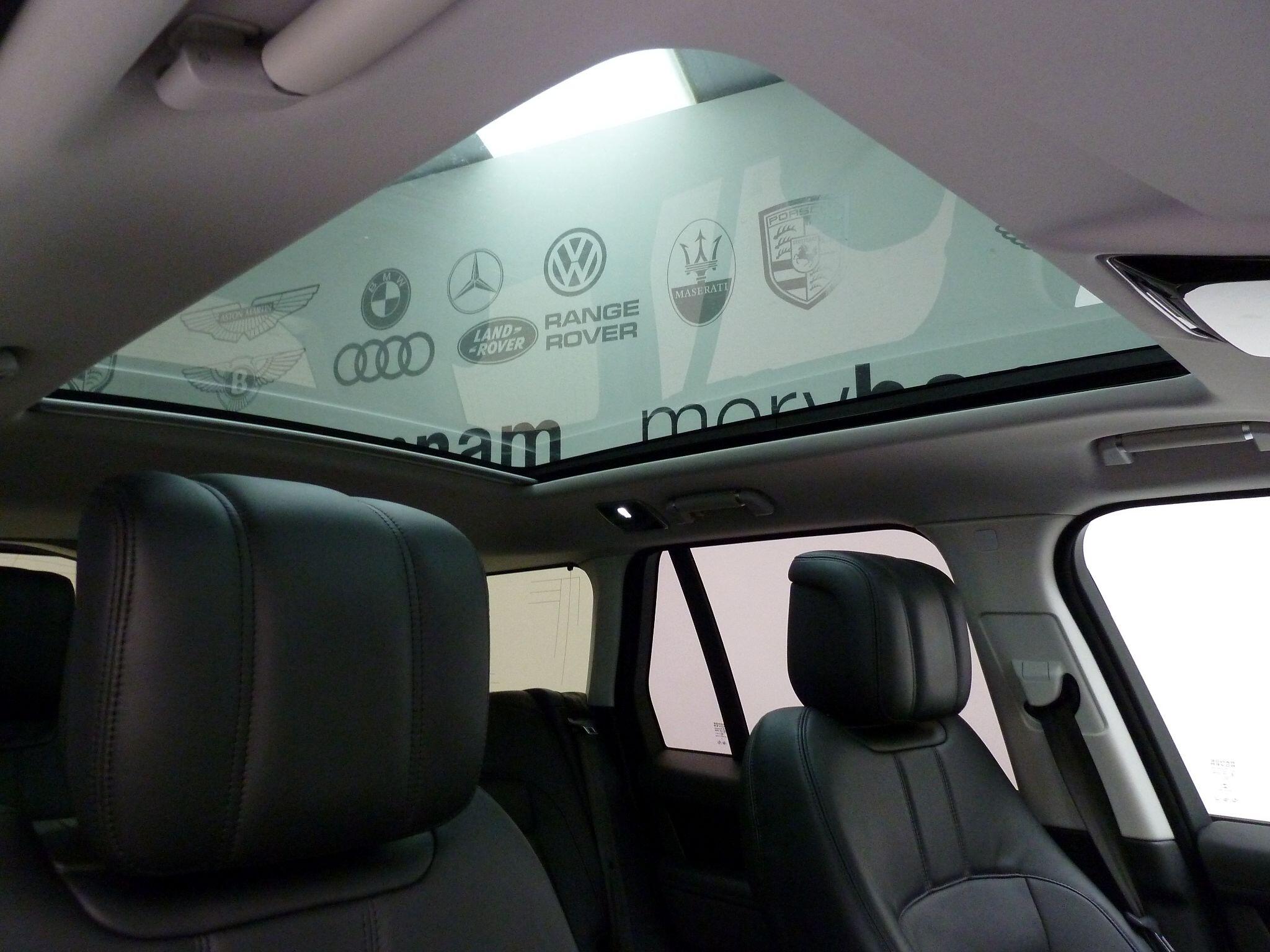 Land Rover Range Rover 2.0 P400e 12.4kWh Vogue   <br/><br/>PAN ROOF + BLACK PACK + TV