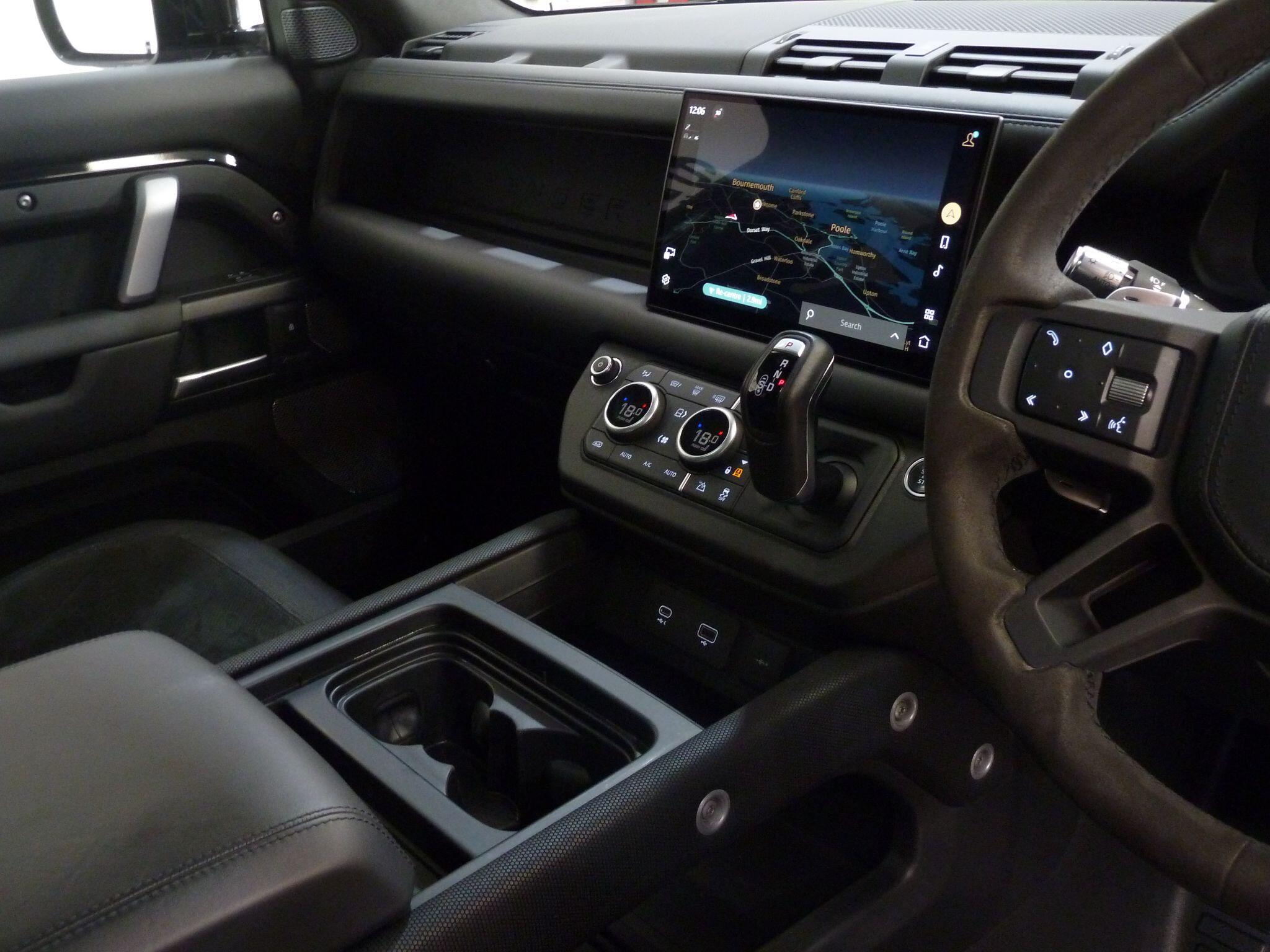 Land Rover Defender 110 5.0 P525 V8   <br/><br/>V8 DEFENDER