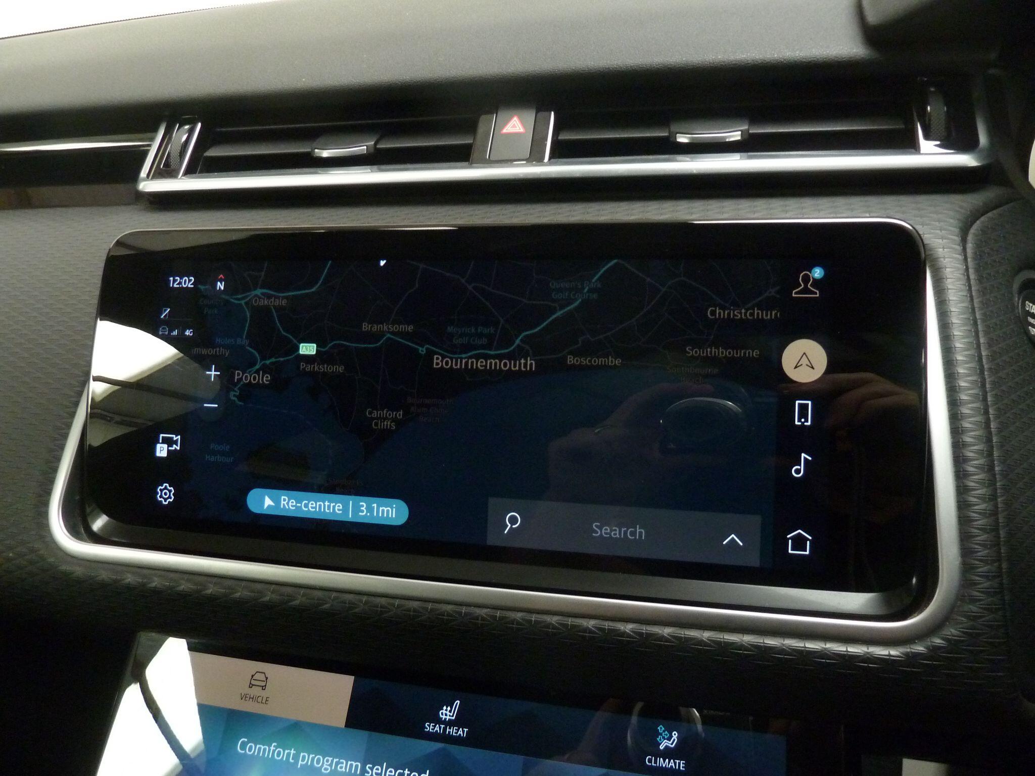 Land Rover Range Rover Velar 2.0 D200  Edition   <br/><br/>OPENING PAN ROOF + BLACK PACK