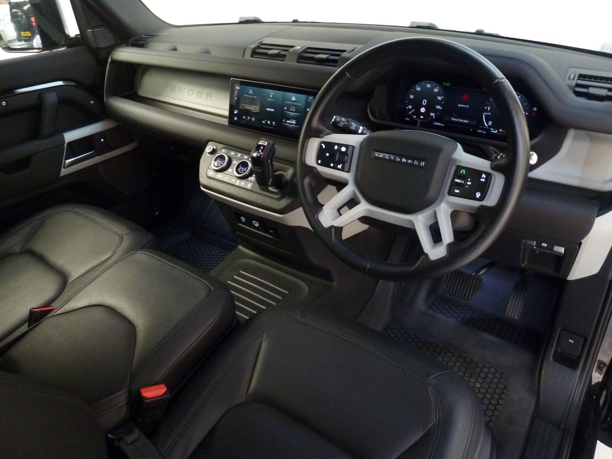 Land Rover Defender 90 3.0 D250  SE Hard Top SUV SWB   <br/><br/>HAWKE BLACK EDITION 46990 +VAT
