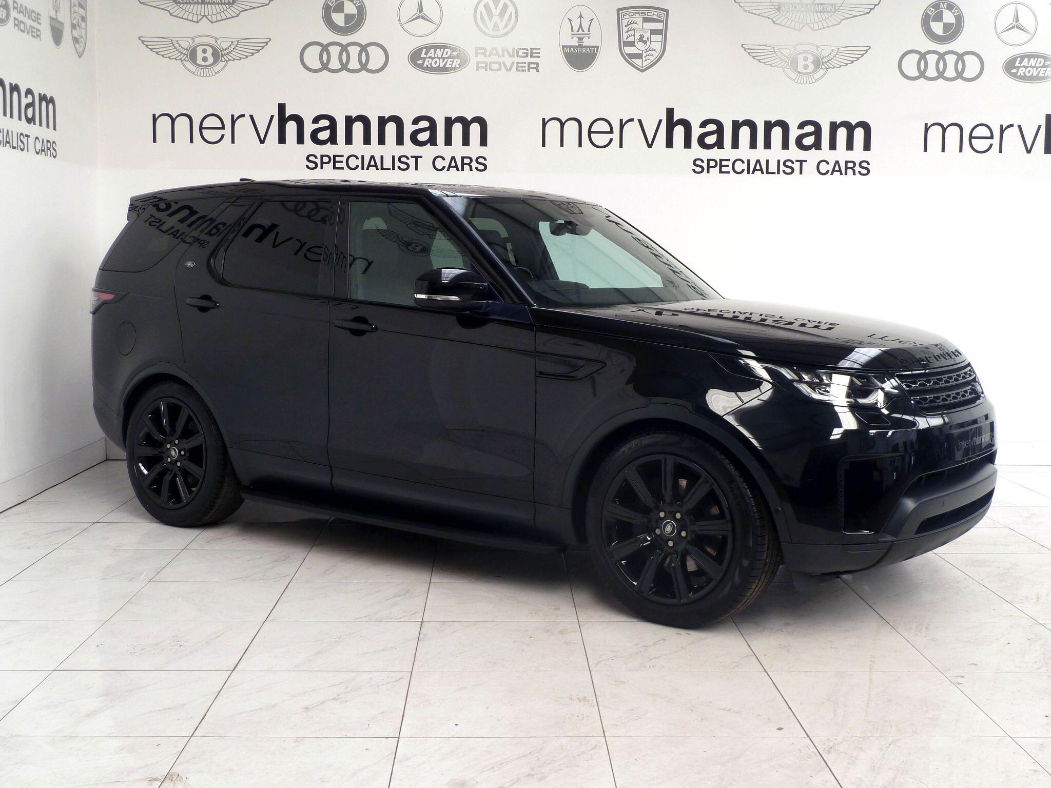Land Rover Discovery 3.0 SD V6 SE   <br/><br/>STEPS + BLACK EXTERIOR PACK