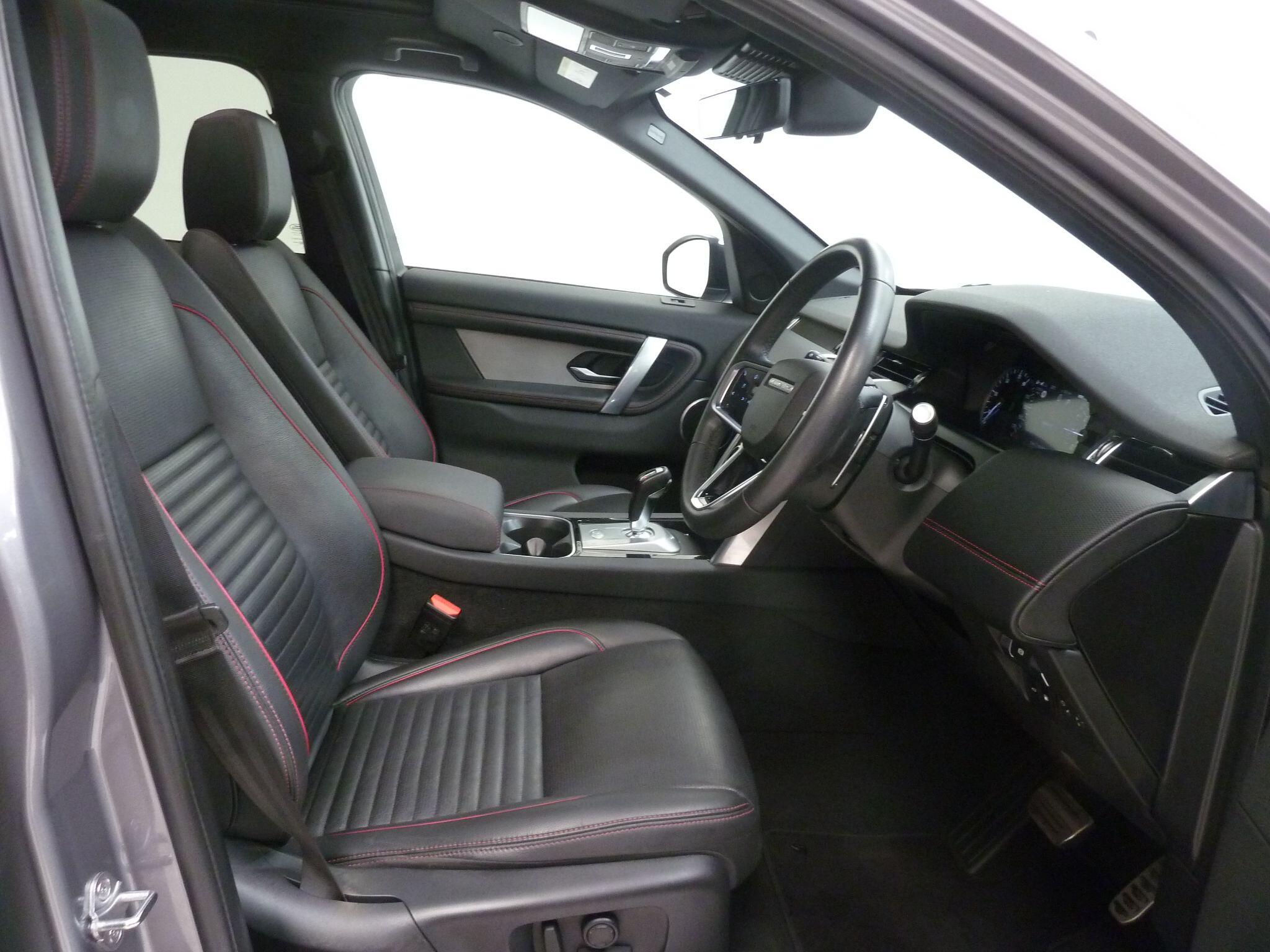 Land Rover Discovery Sport 1.5 P300e 12.2kWh Urban Edition   <br/><br/>PAN ROOF + BLACK PACK