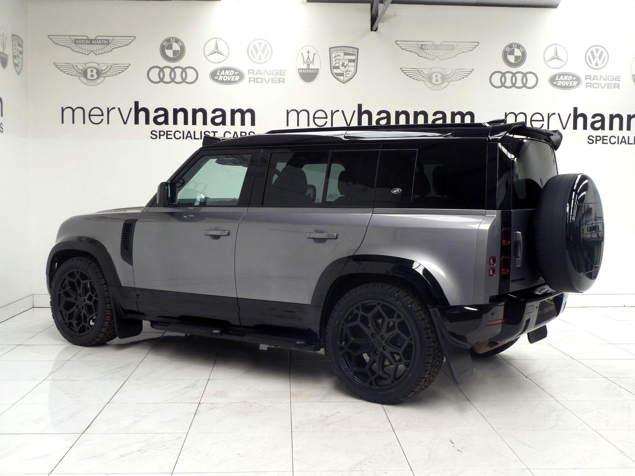 Land Rover Defender 110 2.0 P300 SE   <br/><br/>HAWKE EIGER EDITION