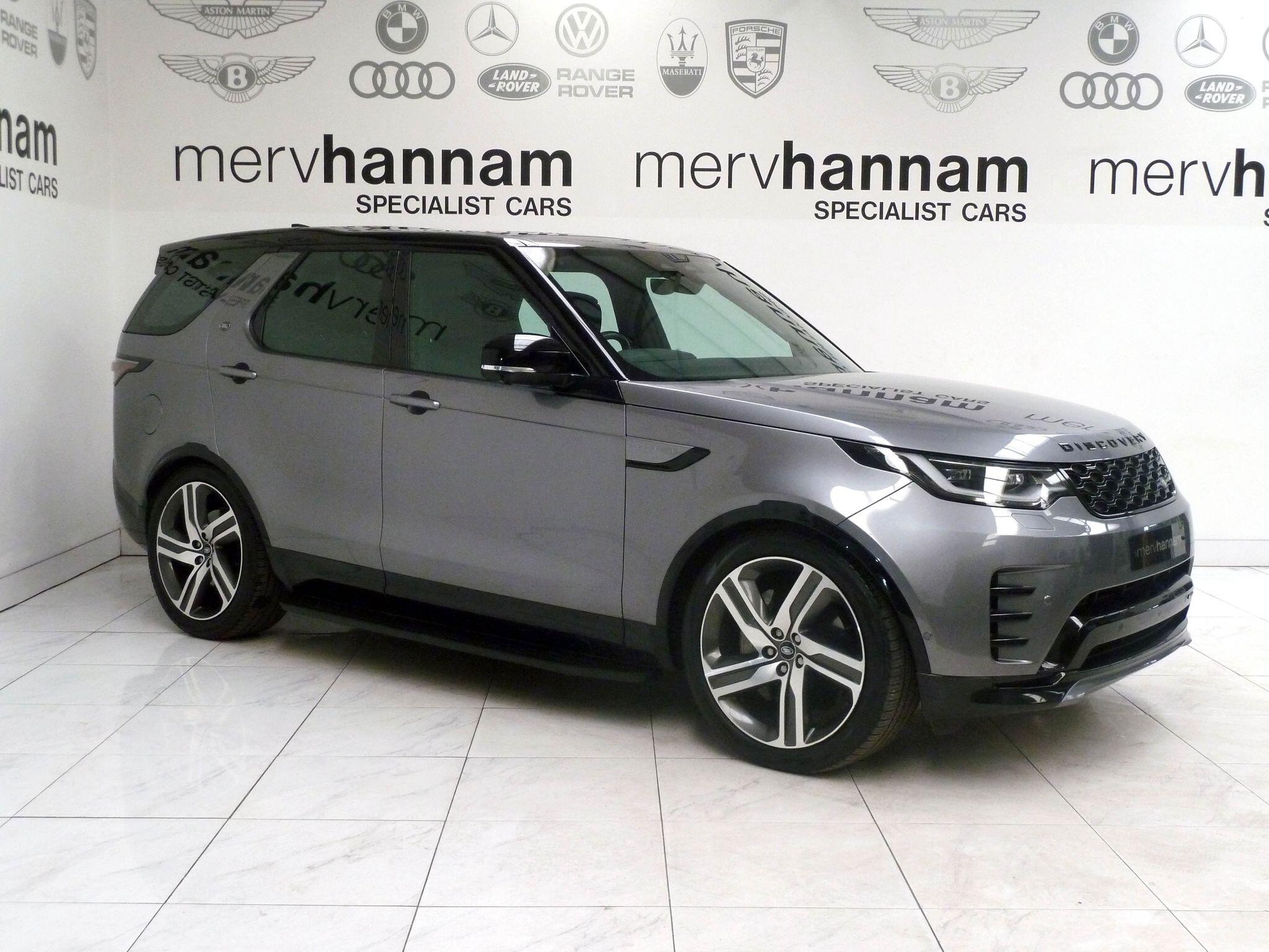 Land Rover Discovery 3.0   R-Dynamic HSE   <br/><br/>PAN ROOF + BLACK PACK + STEPS