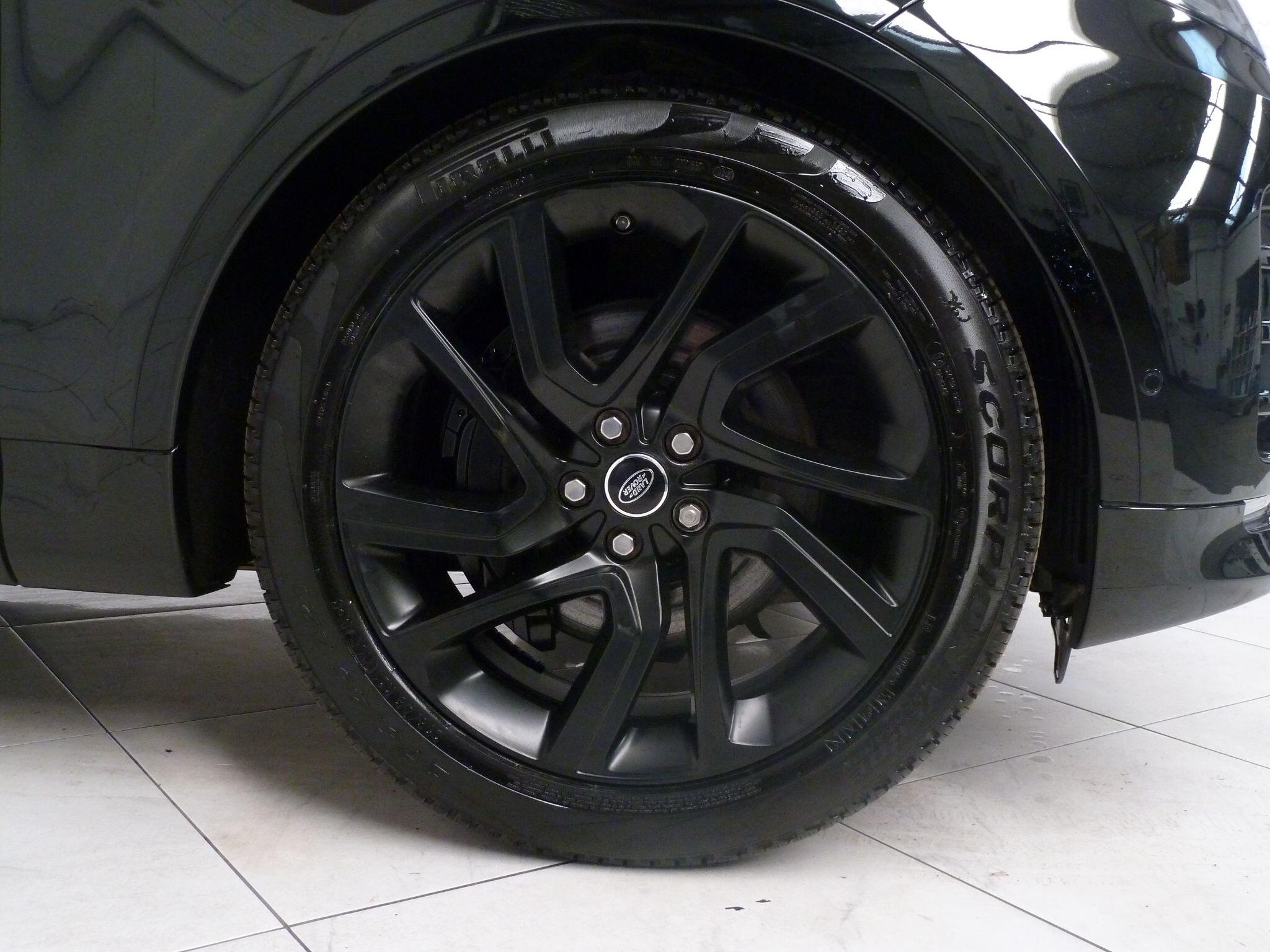 Land Rover Discovery 3.0 D250  R-Dynamic S   <br/><br/>BLACK EXTERIOR PACKAGE