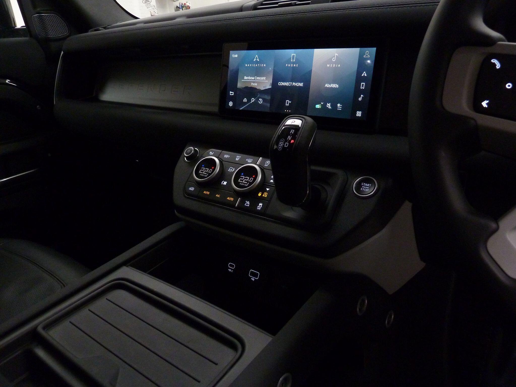 Land Rover Defender 90 3.0 P400  XS Edition   <br/><br/>HAWKE BLACK EDITION 90