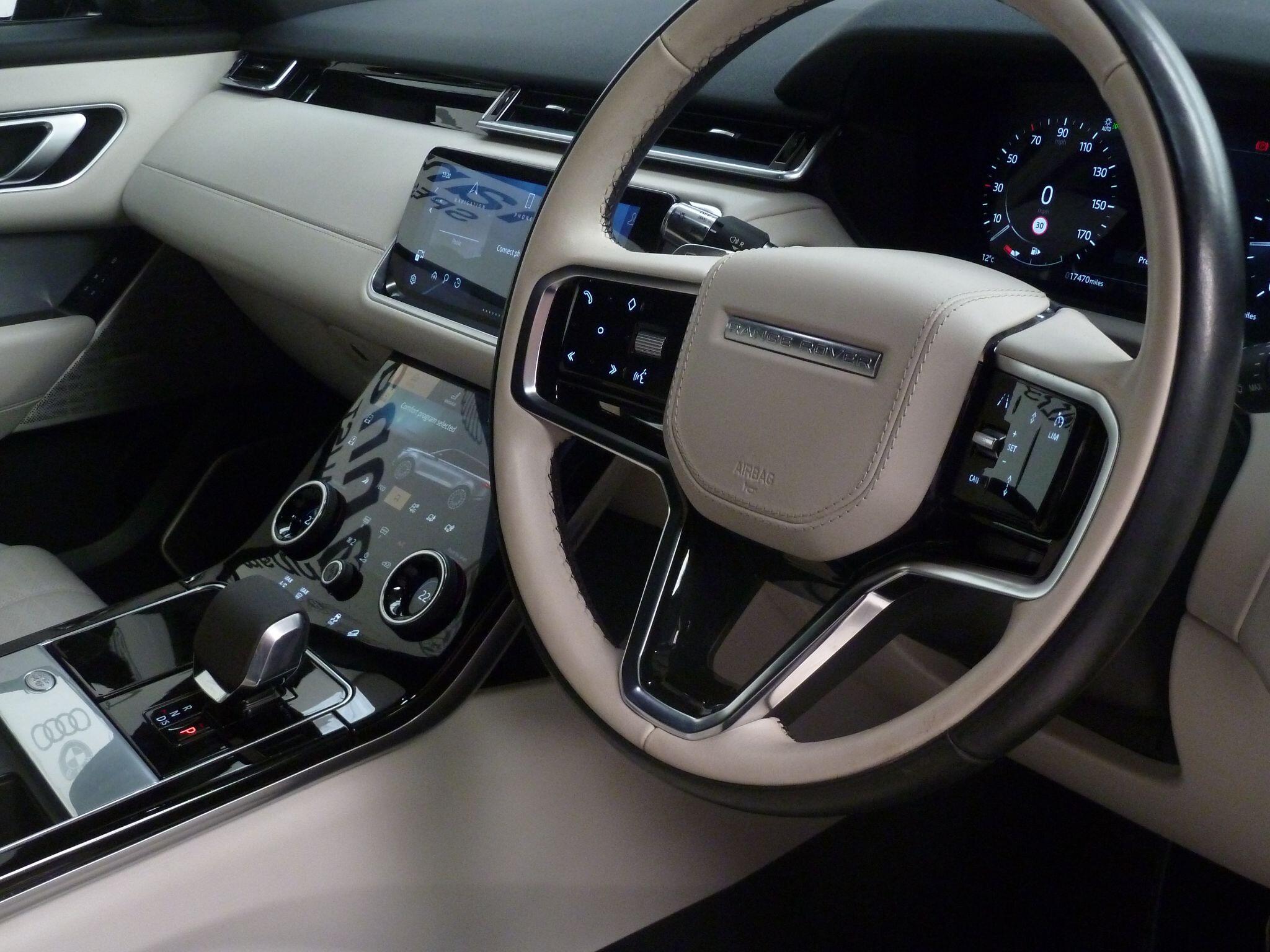 Land Rover Range Rover Velar 3.0   R-Dynamic HSE   <br/><br/>BLACK PACK + AIR SUSPENSION