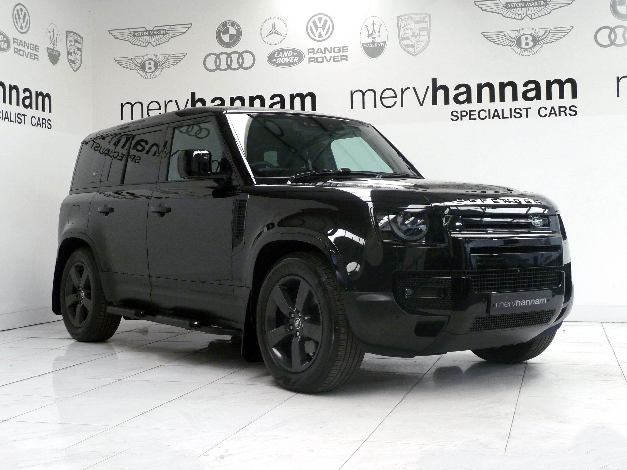 Land Rover Defender 110 2.0 SD4 S   <br/><br/>BLACK PACK + STEPS + MUD FLAPS