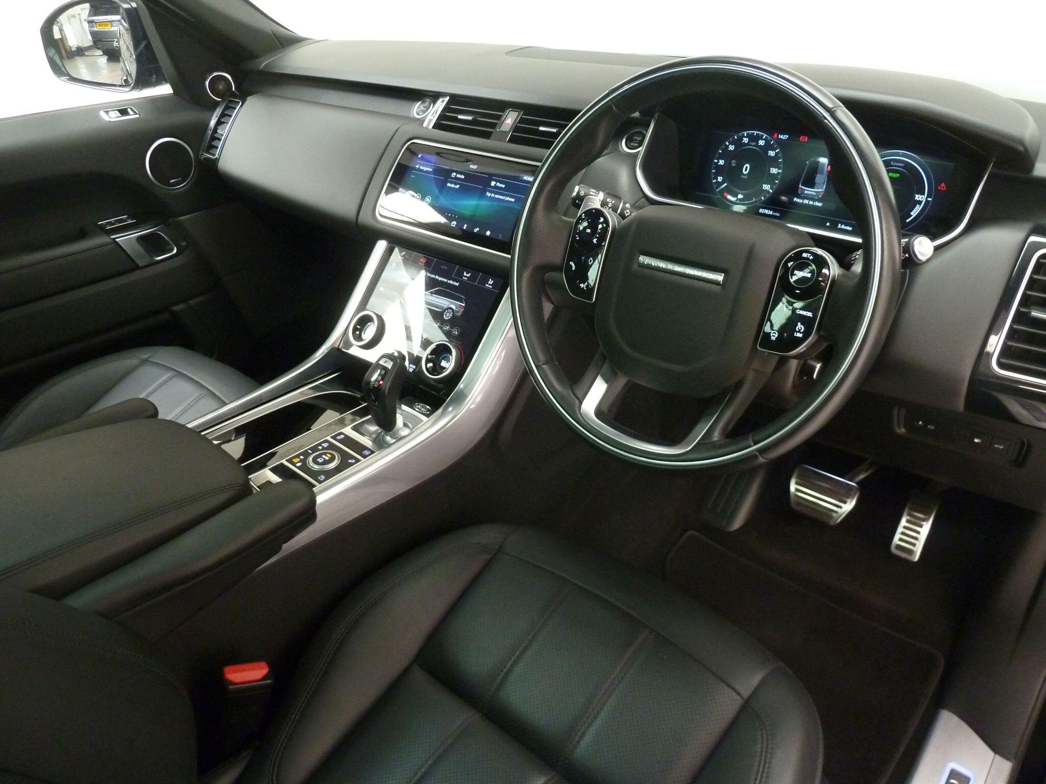 Land Rover Range Rover Sport 2.0 P400e  HSE Dynamic Black   <br/><br/>PAN ROOF + BLACK PACK + STEPS