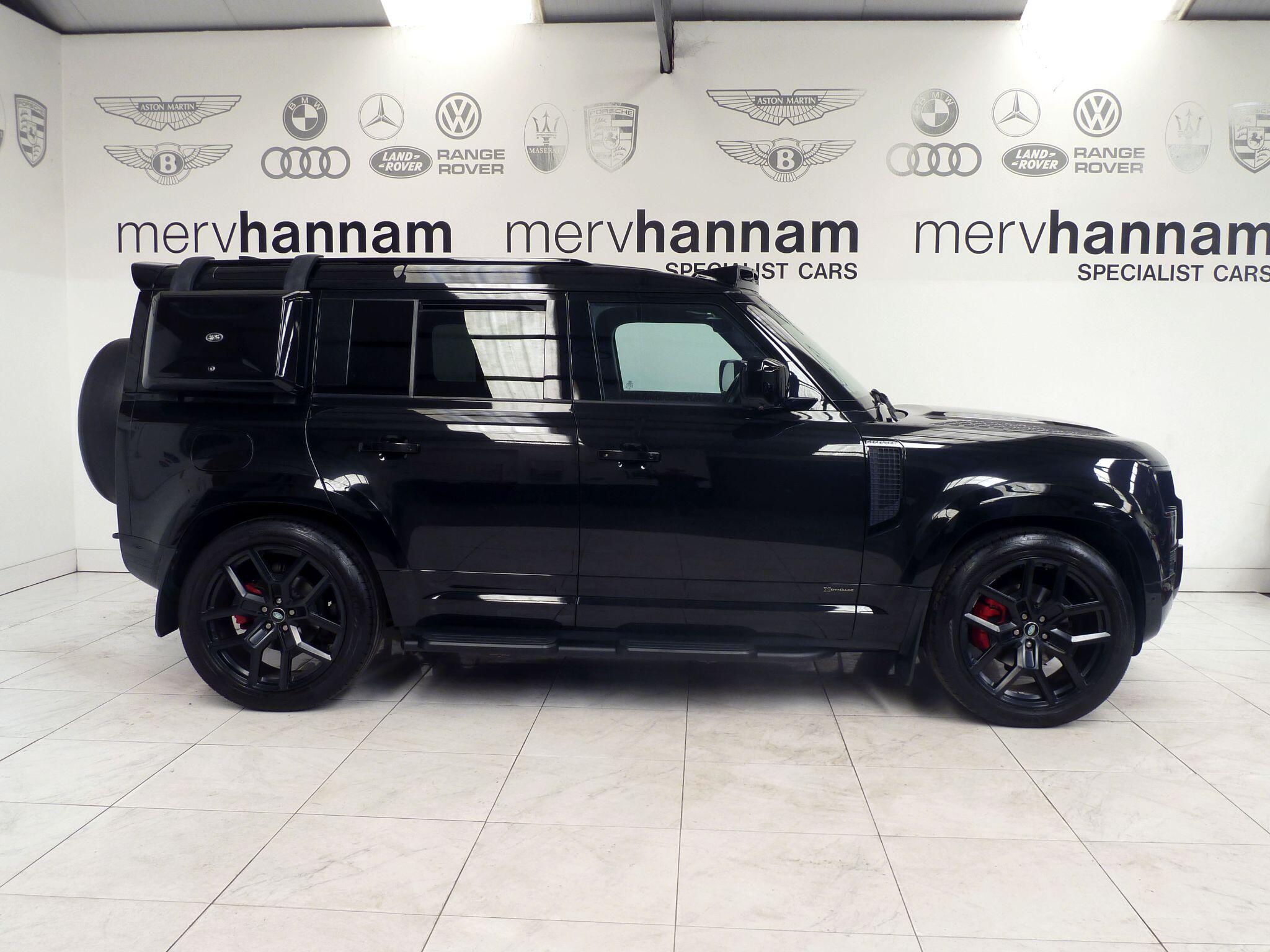 Land Rover Defender 110 3.0 D250  X-Dynamic S   <br/><br/>ROOF LIGHTS +BLACK PACK +STEPS