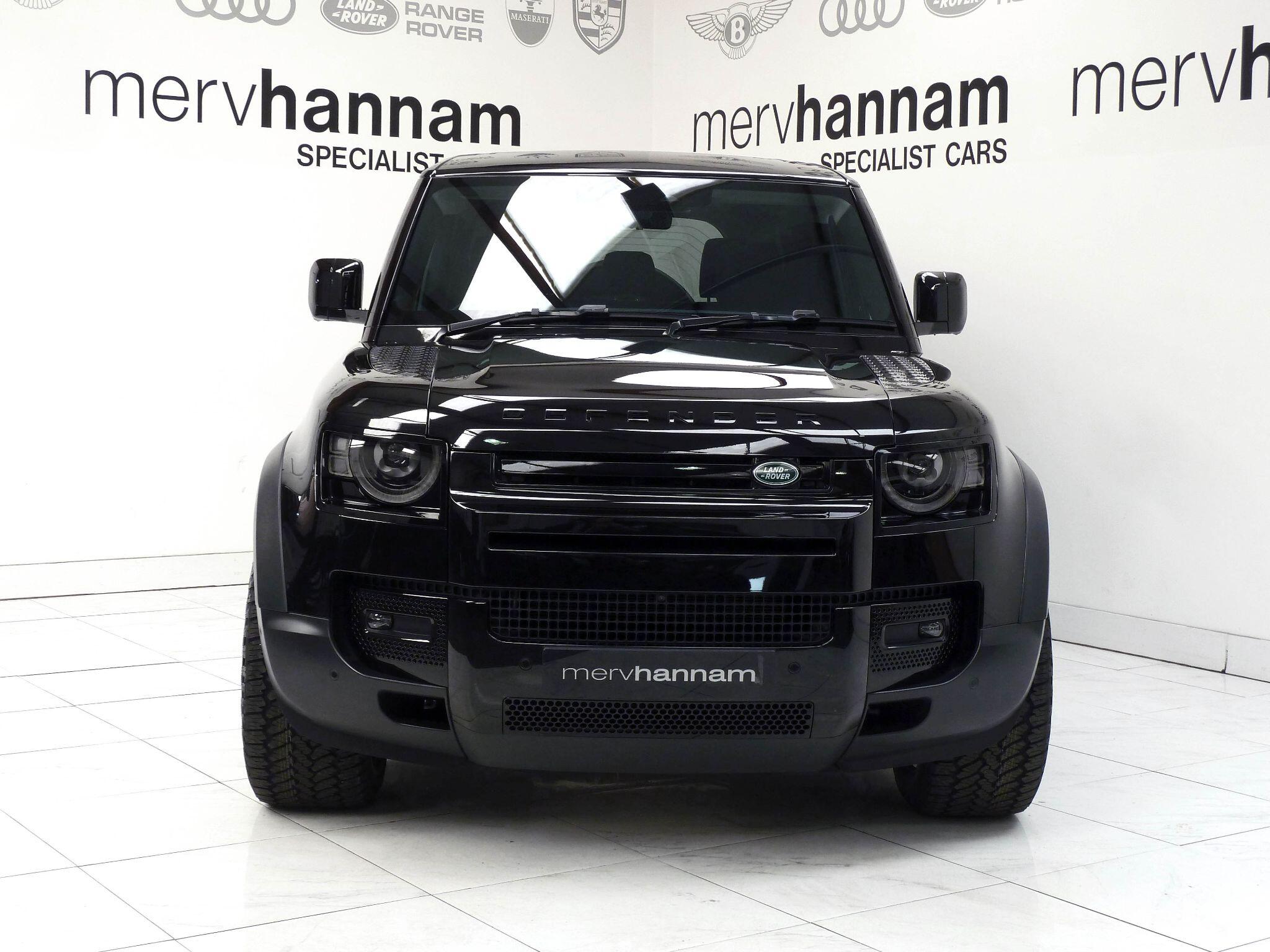 Land Rover Defender 110 2.0 SD4 SE   <br/><br/>PROJEX BLACK EDITION