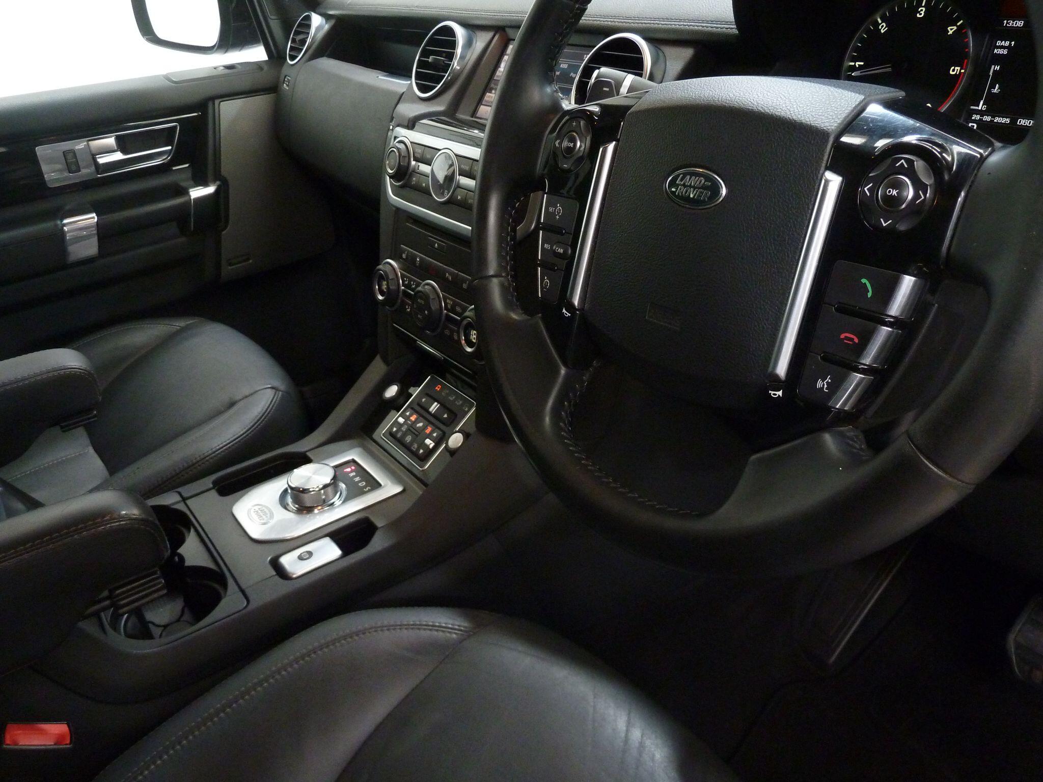 Land Rover Discovery 4 3.0 SD V6 HSE   <br/><br/>SUNROOF + BLACK PACK + 1 OWNER