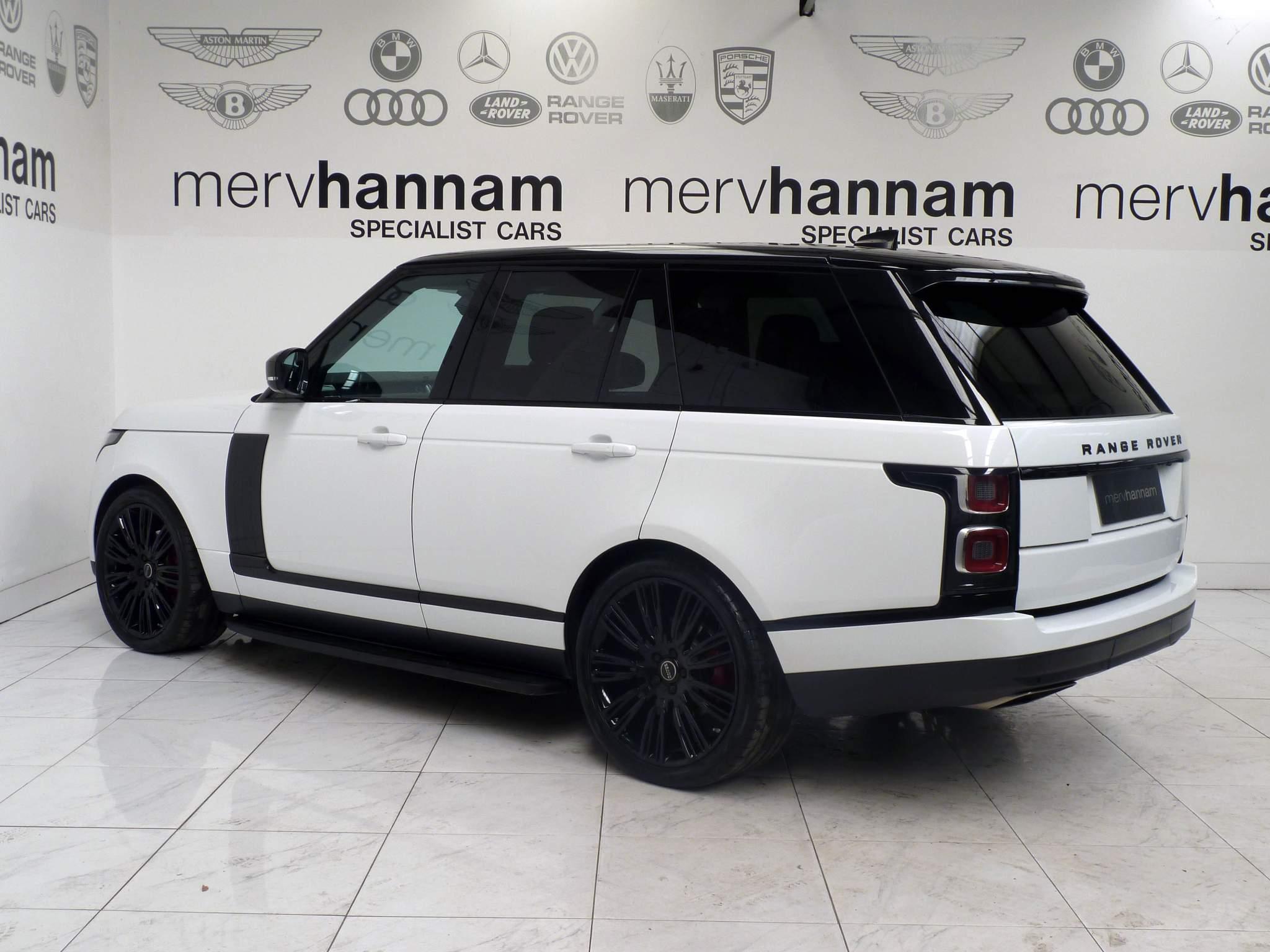 Land Rover Range Rover 3.0 SD V6 Vogue   <br/><br/>BLACK PACK + 10″ REAR SCREENS