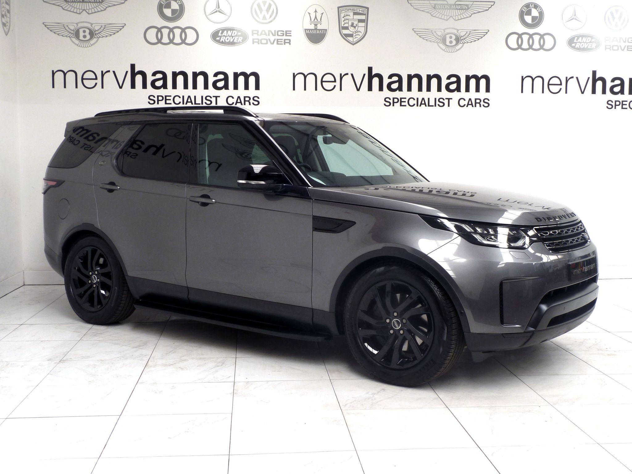 Land Rover Discovery 3.0 SD V6 SE   <br/><br/>BLACK PACK + SIDE STEPS
