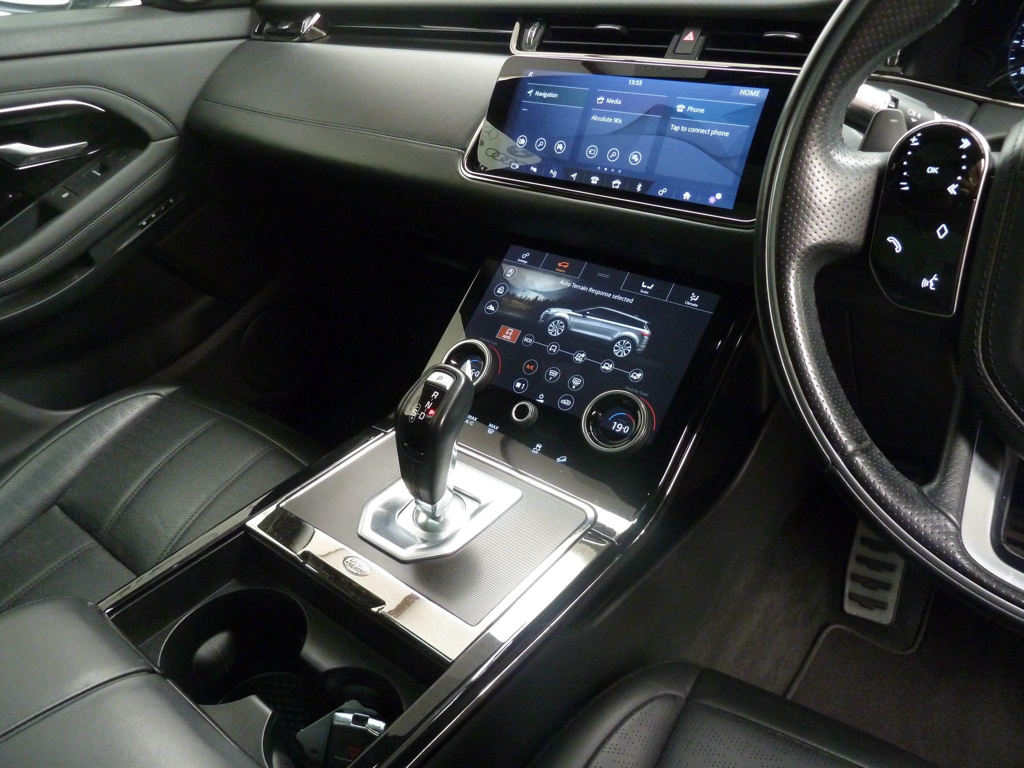 Land Rover Range Rover Evoque 2.0 D150 R-Dynamic HSE   <br/><br/>PAN ROOF + BLACK PACK