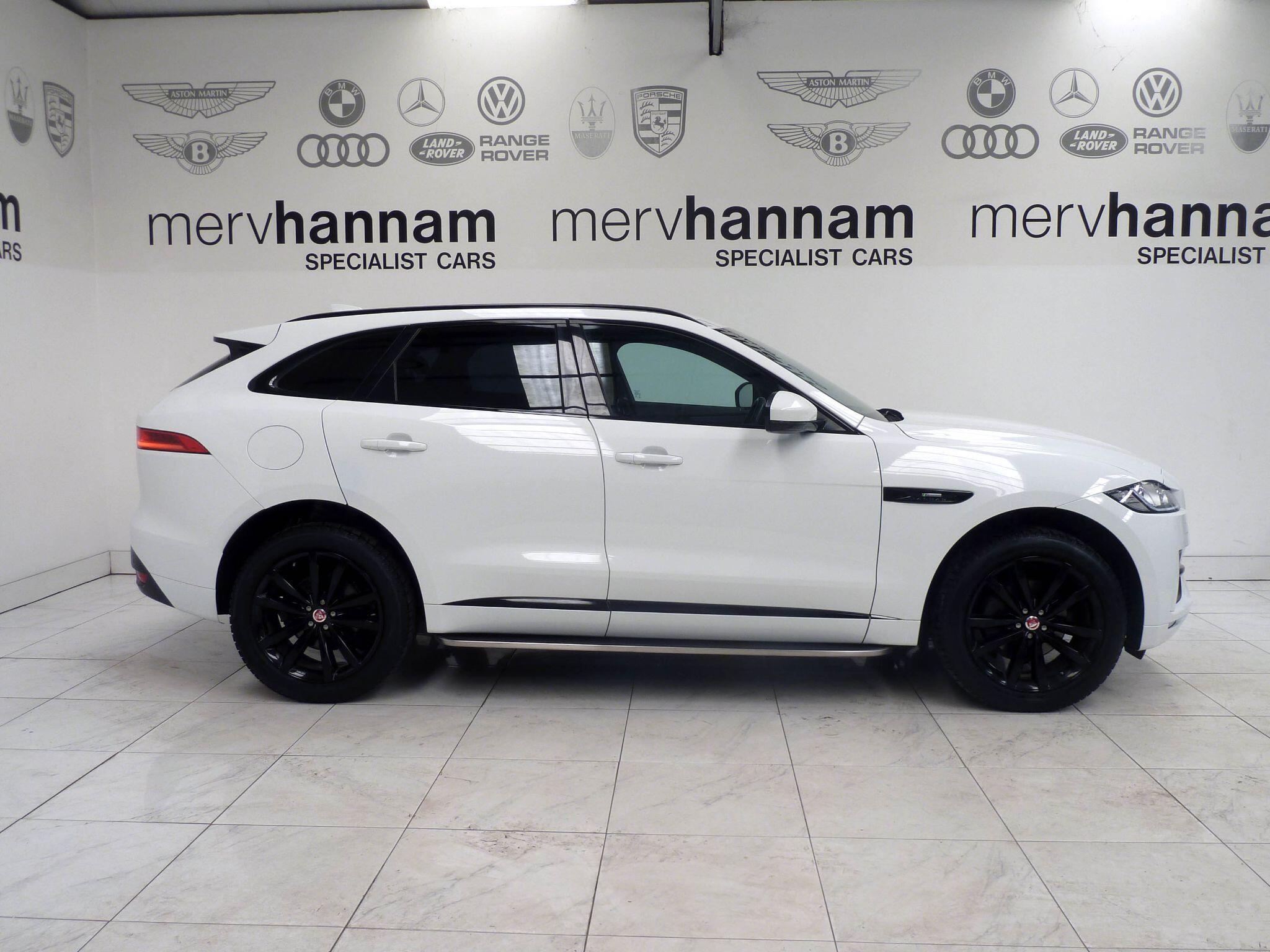 Jaguar F-PACE 2.0 D180 R-Sport SUV  DieselAWD   (180 ps)<br/><br/>BLACK EXTERIOR DESIGN PACK