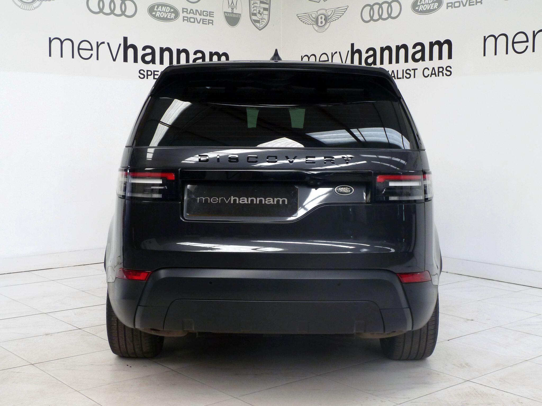 Land Rover Discovery 2.0 Si4 SE GPF SUV  Petrol   (300 ps)<br/><br/>BLACK EXTERIOR PACK + STEPS