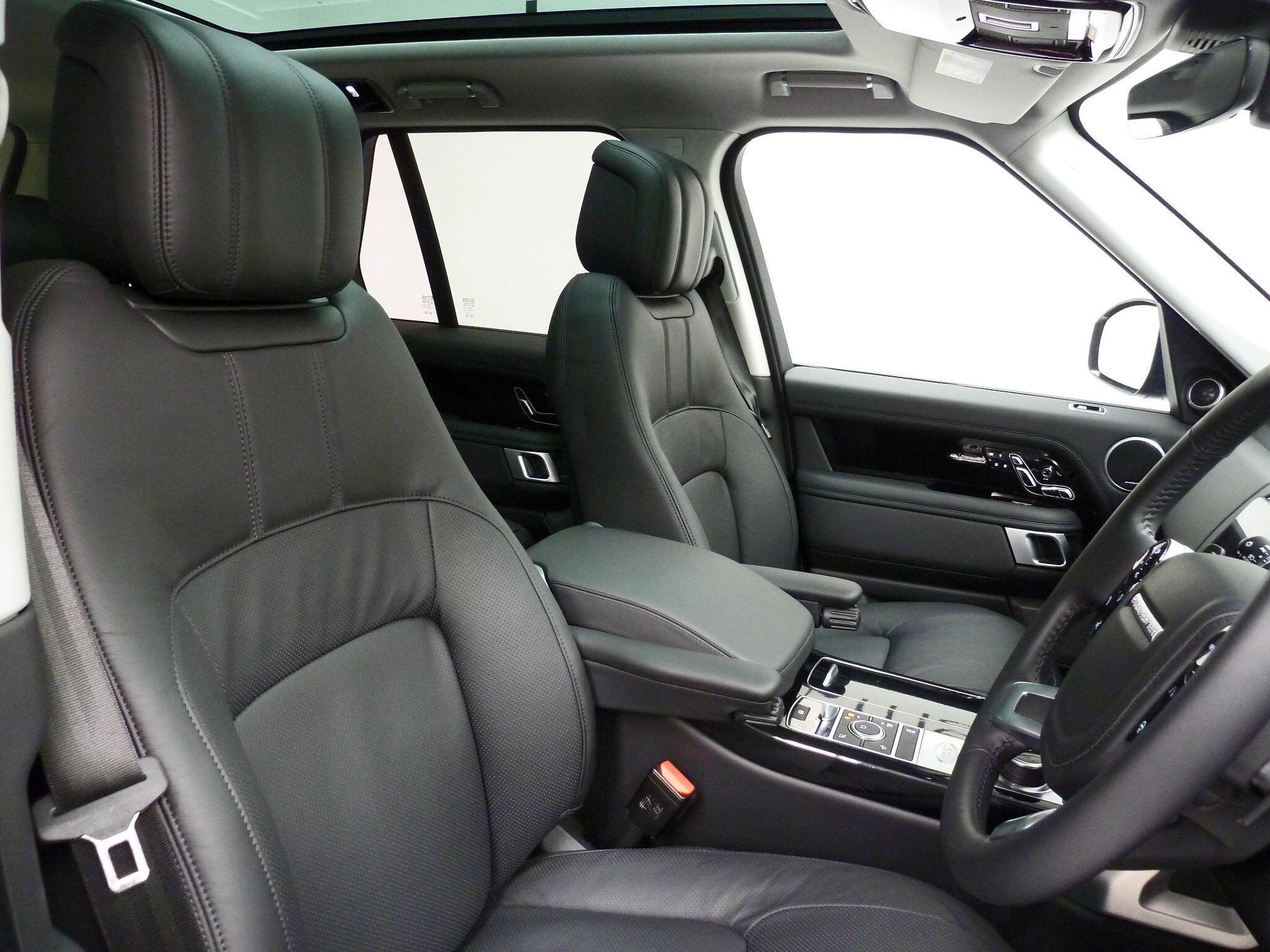 Land Rover Range Rover 2.0 P400e  Vogue   <br/><br/>PAN ROOF + BLACK PACK