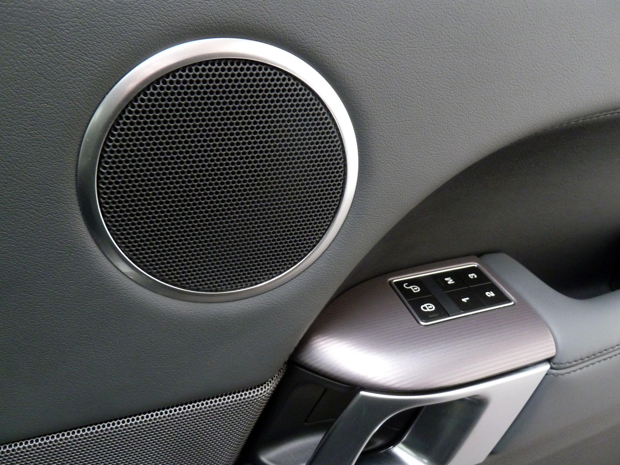 Land Rover Range Rover Sport 3.0 SD V6 HSE SUV  Diesel   (292 ps)<br/><br/>AUTOBIOGRAPHY DESIGN PACKAGE