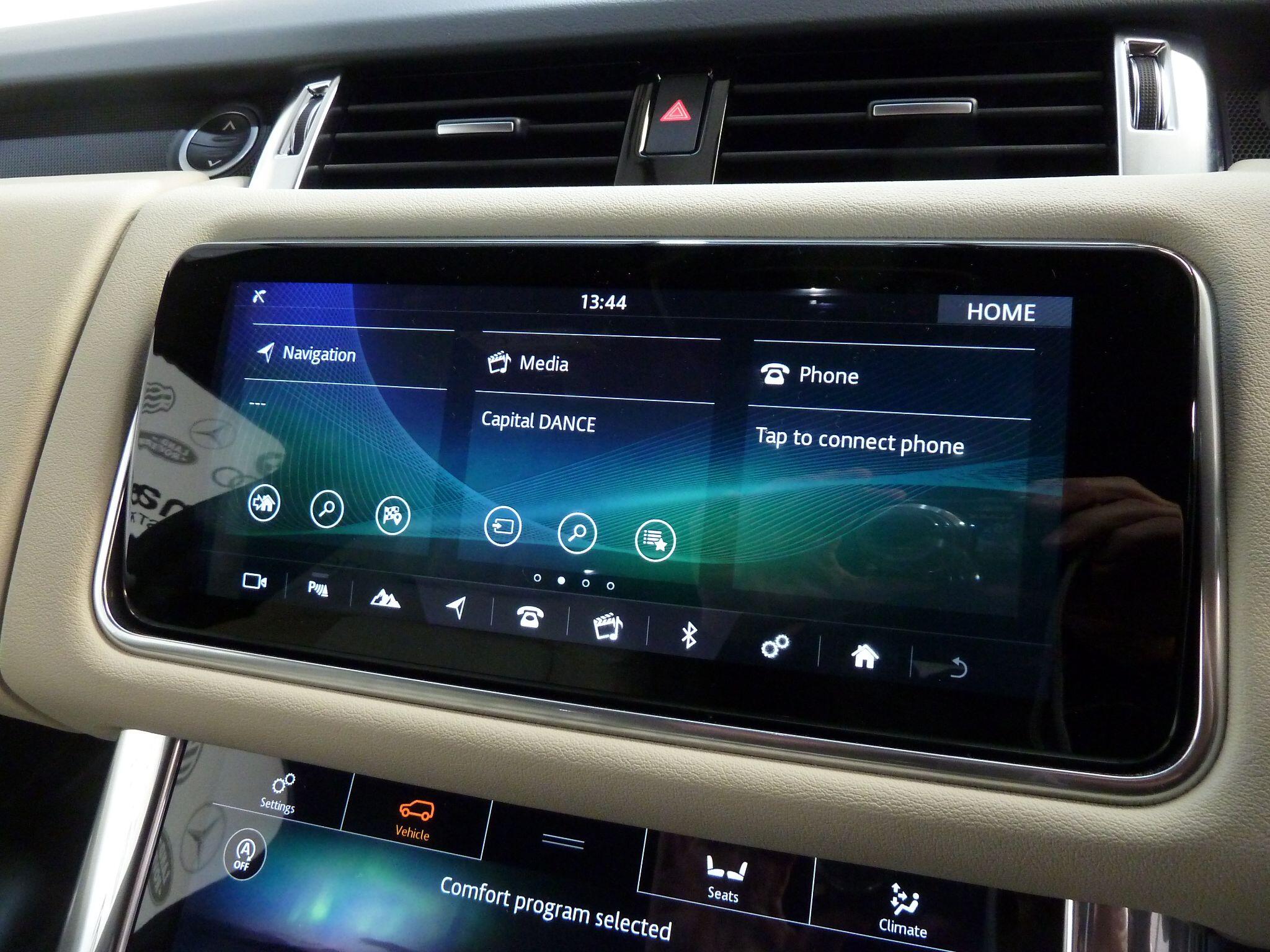 Land Rover Range Rover Sport 2.0 P400e  HSE   <br/><br/>PAN ROOF + BLACK PACK + STEPS