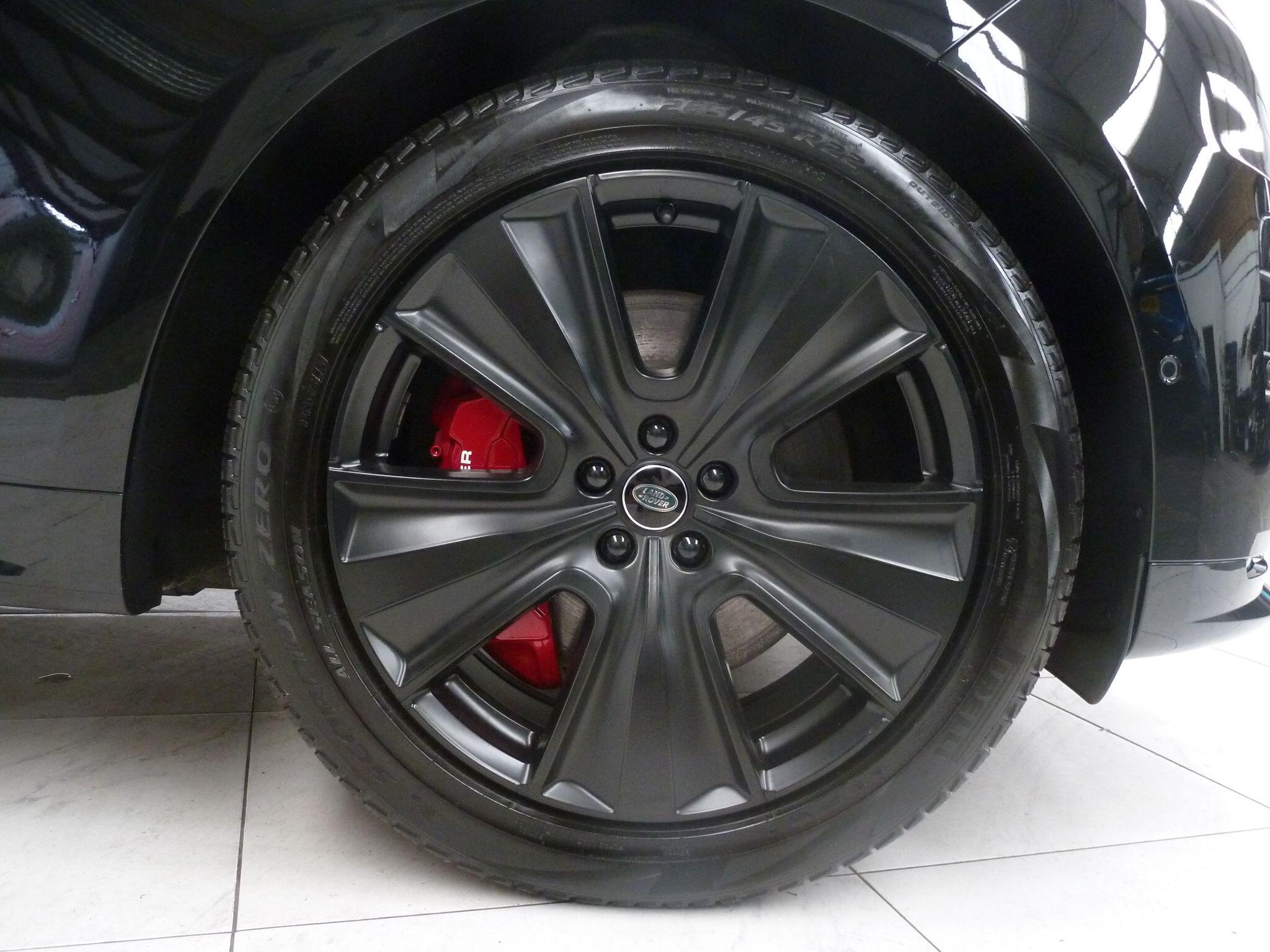 Land Rover Range Rover Sport 3.0 P440e 38.2kWh Dynamic SE   <br/><br/>BLACK DESIGN PACK + PAN ROOF