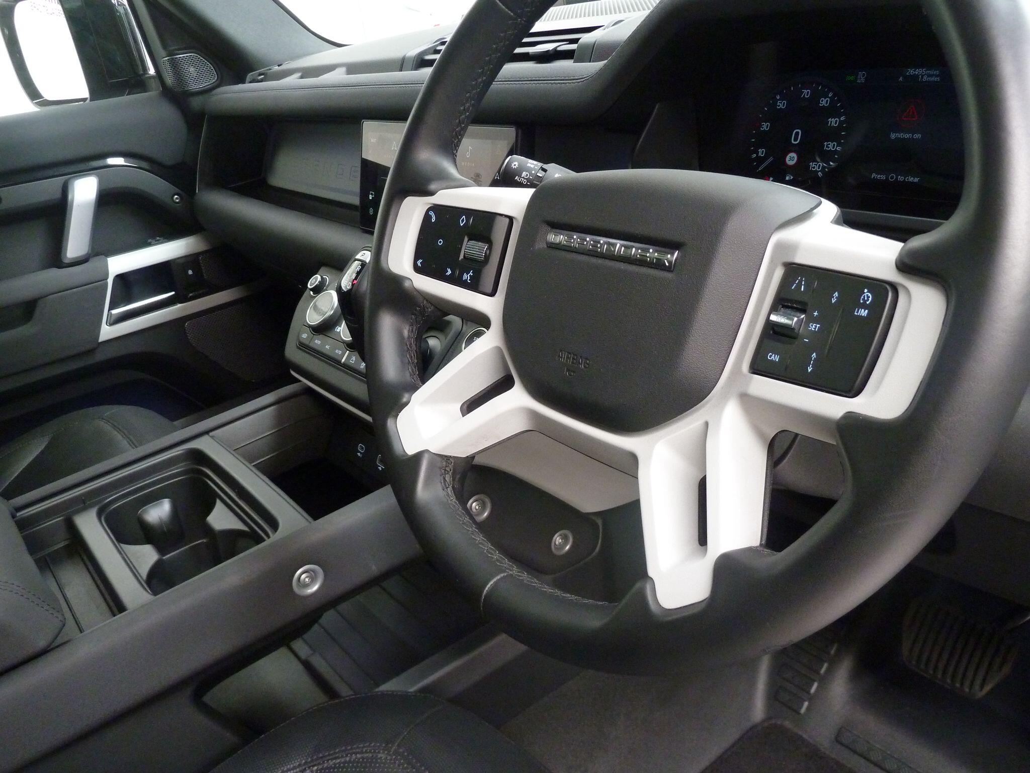 Land Rover Defender 110 3.0 D250  X-Dynamic SE   <br/><br/>PAN ROOF + TOW BAR + 7 SEATS