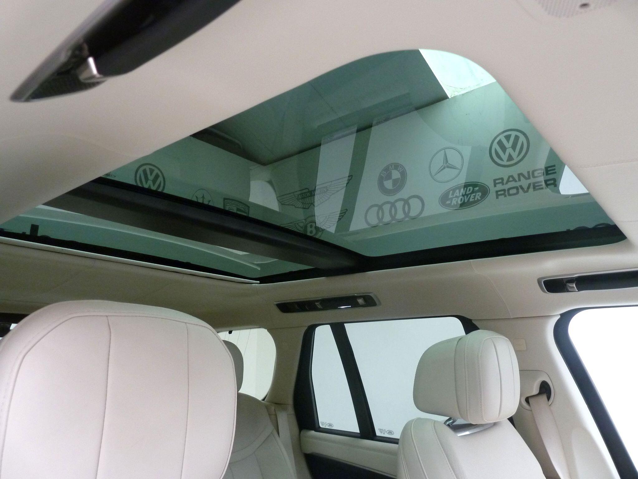 Land Rover Range Rover 3.0 P440e 38.2kWh Autobiography   <br/><br/>OPEN PAN ROOF + ELECTRIC STEPS