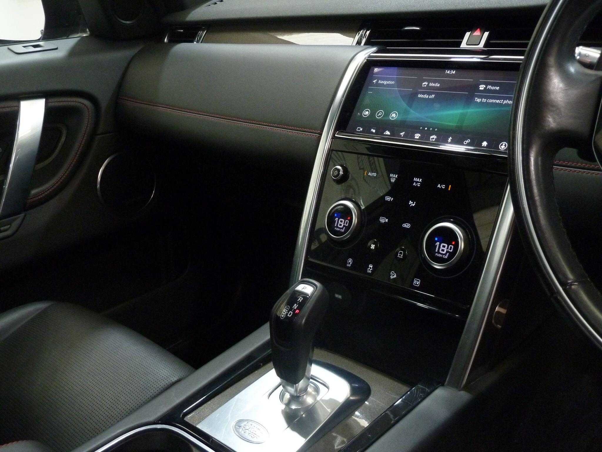 Land Rover Discovery Sport 1.5 P300e 12.2kWh R-Dynamic HSE   <br/><br/>BLACK PACK + PAN ROOF