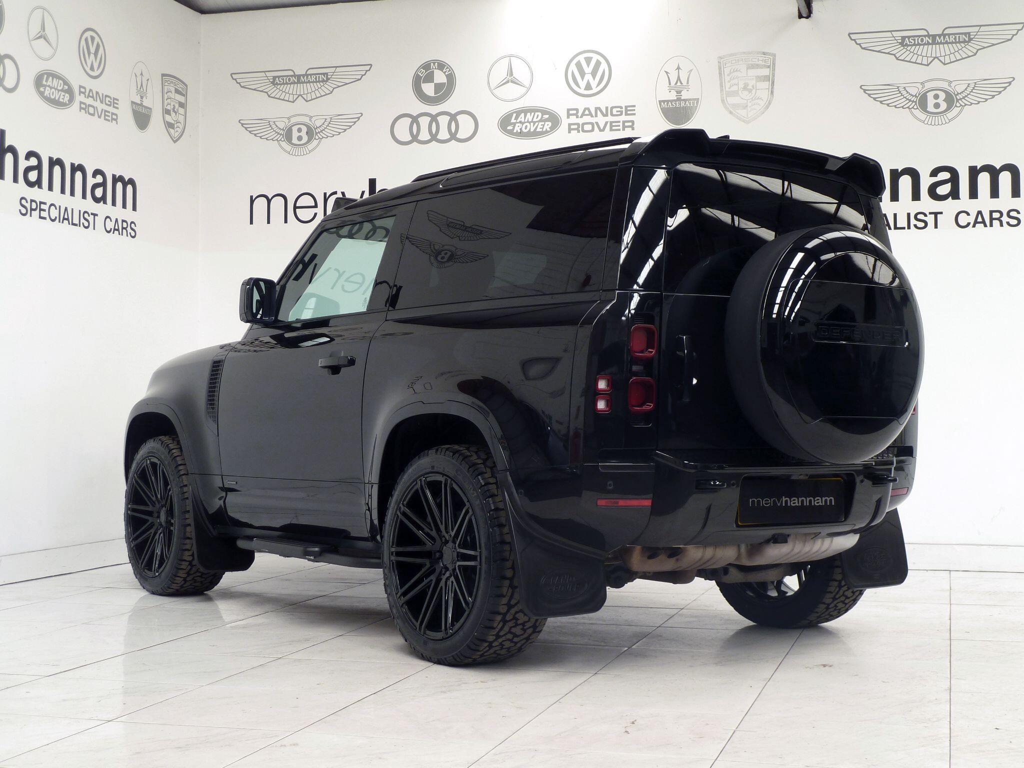 Land Rover Defender 90 3.0 D250  X-Dynamic S   <br/><br/>ROOF LIGHTS +BLACK PACK +STEPS