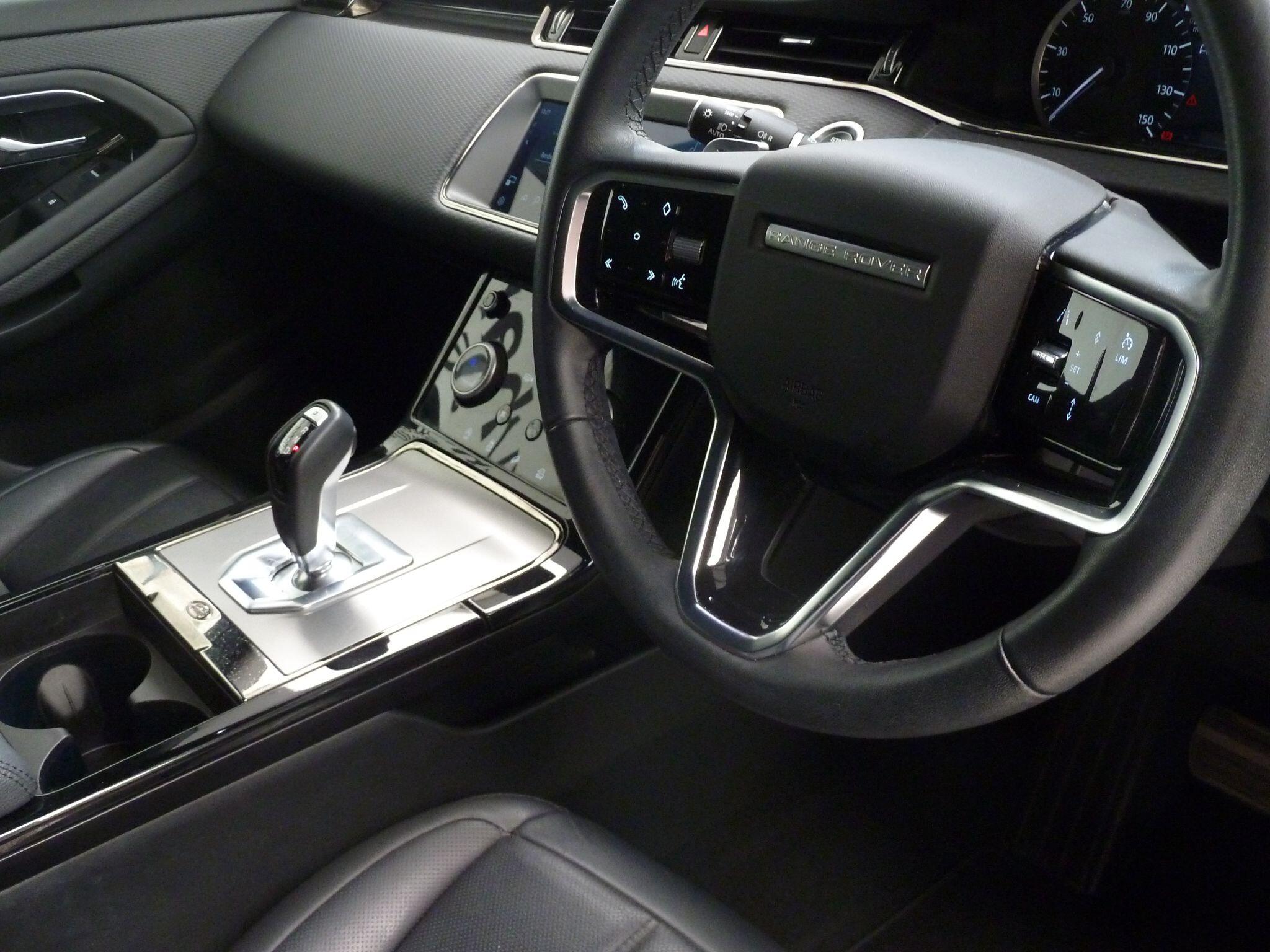 Land Rover Range Rover Evoque 2.0 D200  R-Dynamic S   <br/><br/>BLACK EXTERIOR DESIGN PACK