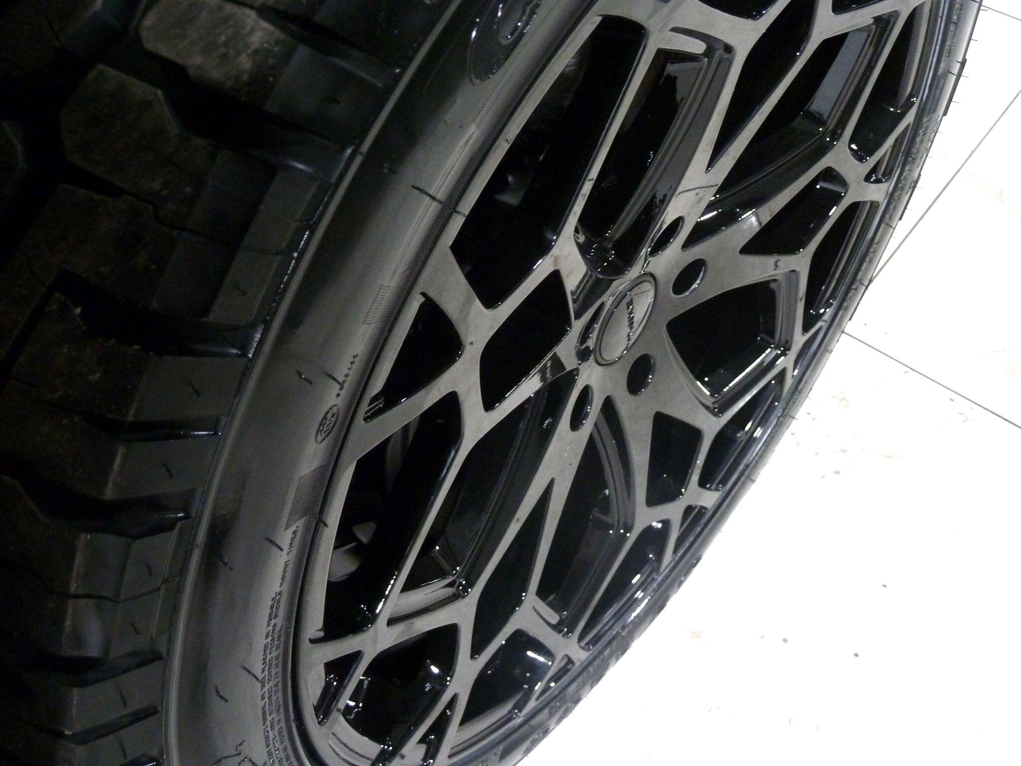 Land Rover Defender 110 3.0   X-Dynamic S   <br/><br/>HAWKE BLACK EDITION 300 BHP