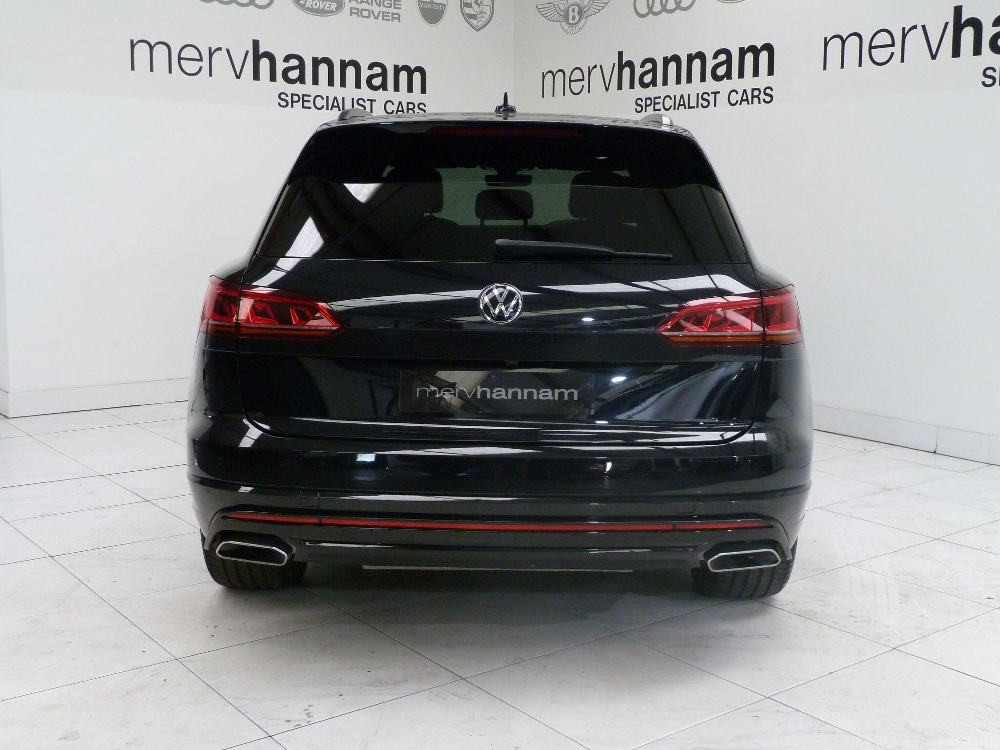 Volkswagen Touareg 3.0 TDI V6 Black Edition Tiptronic 4Motion   <br/><br/>PAN ROOF + BLACK PACK