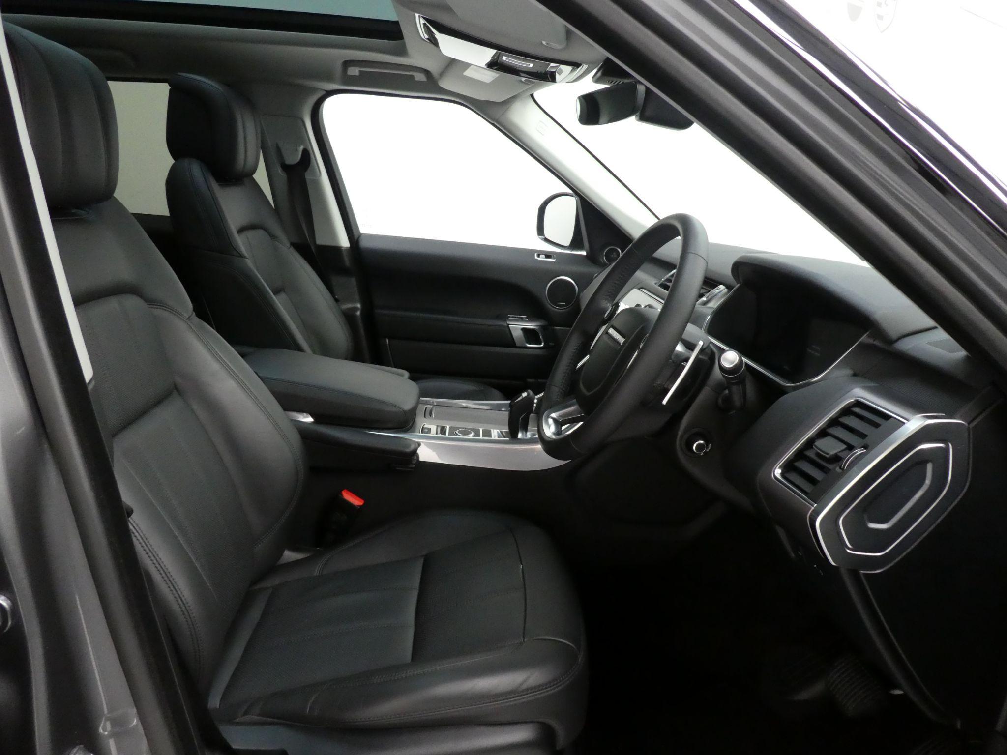 Land Rover Range Rover Sport 3.0 SD V6 HSE Dynamic   <br/><br/>AUTOBIOGRAPHY PACK + 7 SEATS