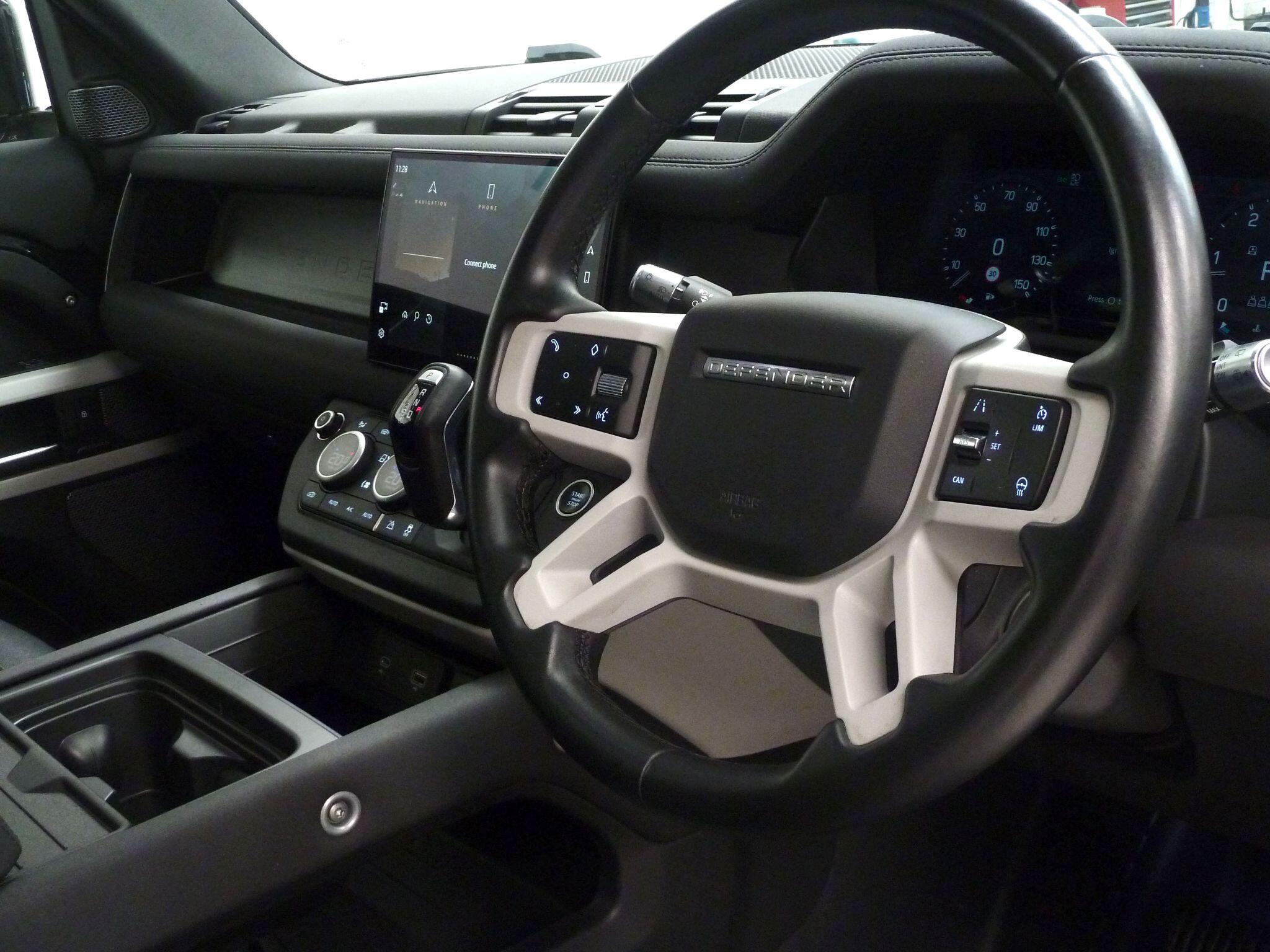 Land Rover Defender 90 3.0 D250  X-Dynamic SE SUV  Diesel   (250 ps)<br/><br/>HAWKE XS EDITION