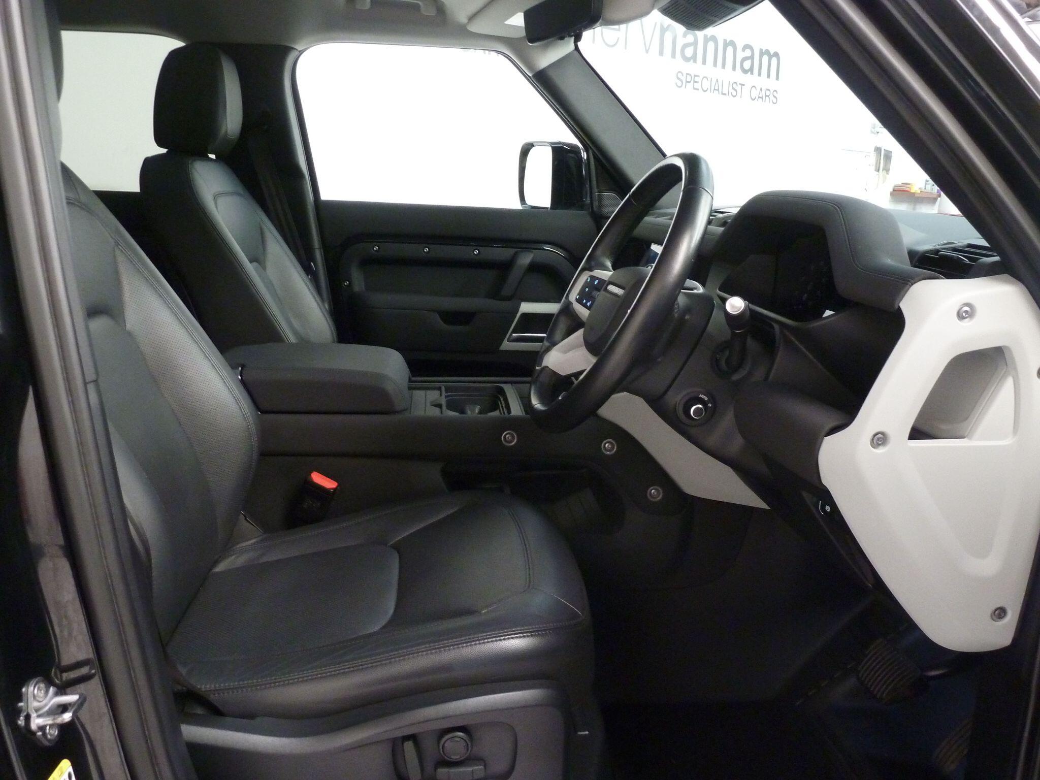 Land Rover Defender 110 3.0 D250  XS Edition   <br/><br/>HAWKE BLACK EDITION