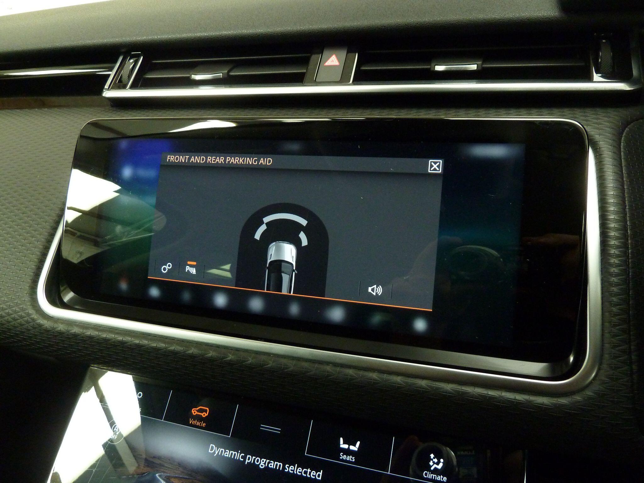 Land Rover Range Rover Velar 2.0 D200    <br/><br/>BLACK EXTERIOR DESIGN PACK