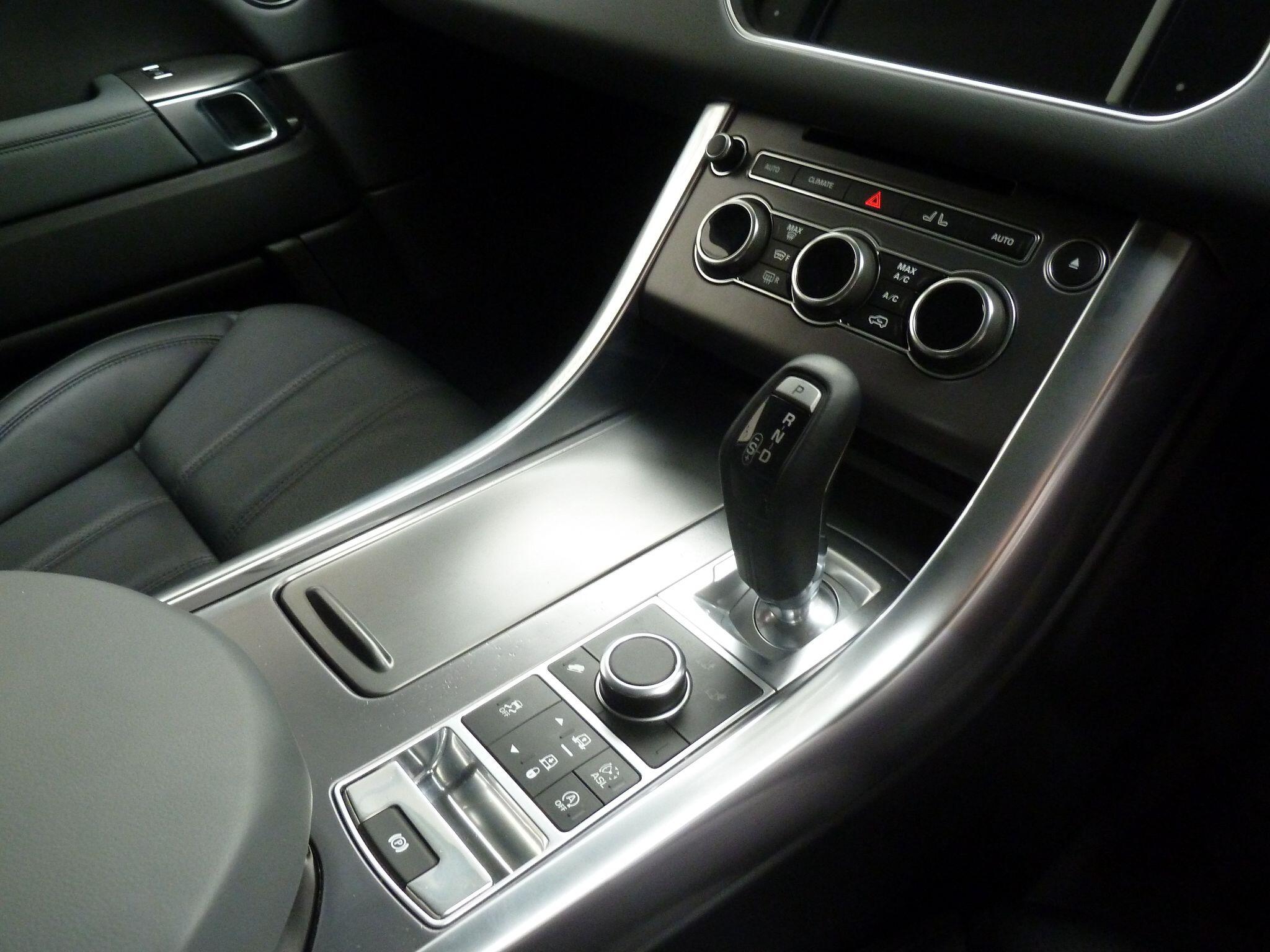 Land Rover Range Rover Sport 3.0 SD V6 HSE SUV  Diesel   (292 ps)<br/><br/>AUTOBIOGRAPHY DESIGN PACKAGE