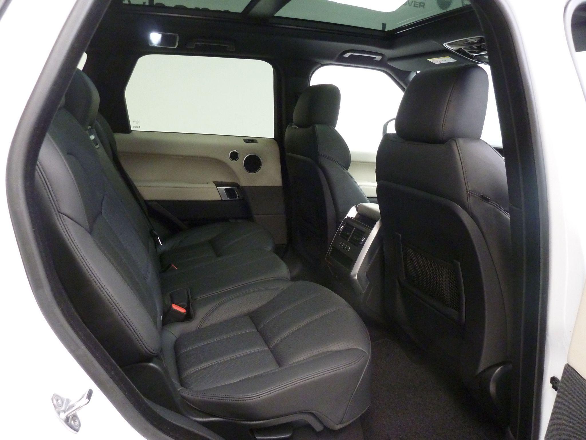 Land Rover Range Rover Sport 3.0 SD V6 HSE Dynamic   <br/><br/>PAN ROOF + AUTOBIOGRAPHY PACK