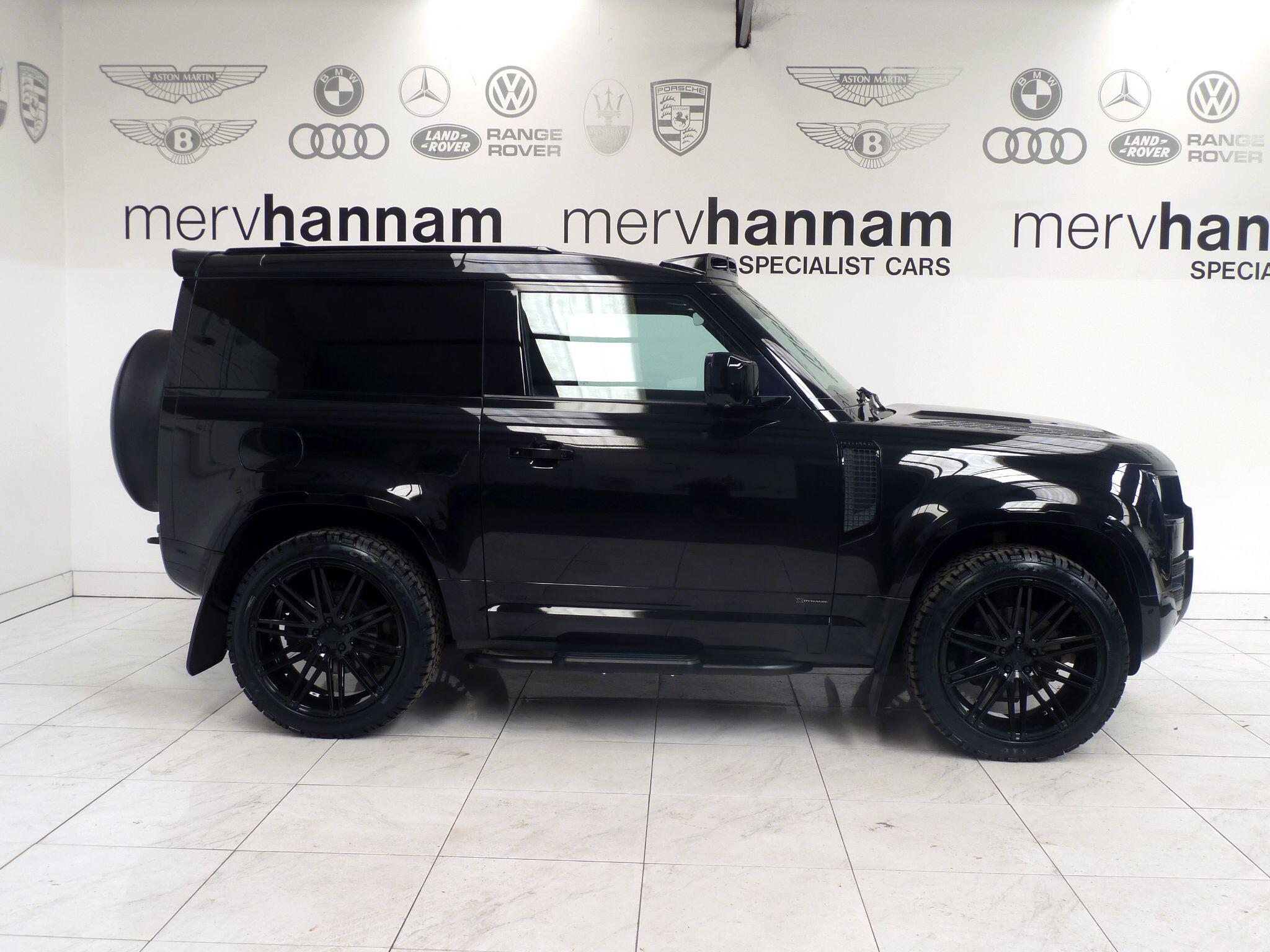 Land Rover Defender 90 3.0 D250  X-Dynamic S   <br/><br/>ROOF LIGHTS +BLACK PACK +STEPS