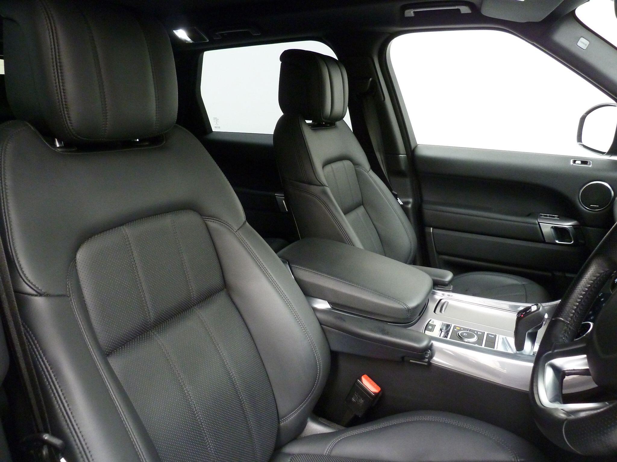 Land Rover Range Rover Sport 3.0 SD V6 HSE Dynamic   <br/><br/>AUTOBIOGRAPHY DESIGN PACKAGE
