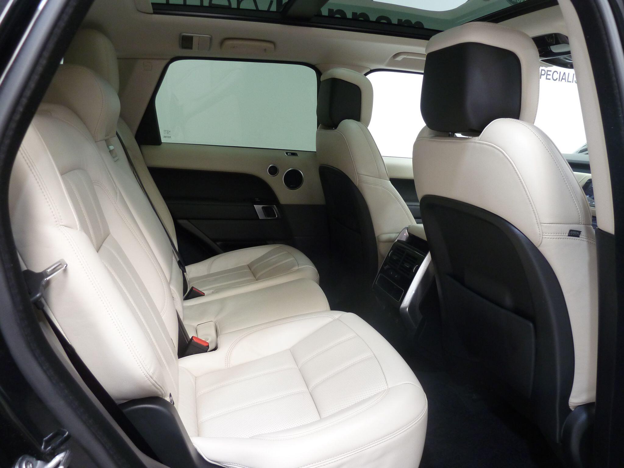 Land Rover Range Rover Sport 3.0   HSE Silver   <br/><br/>PAN ROOF + BLACK PACK