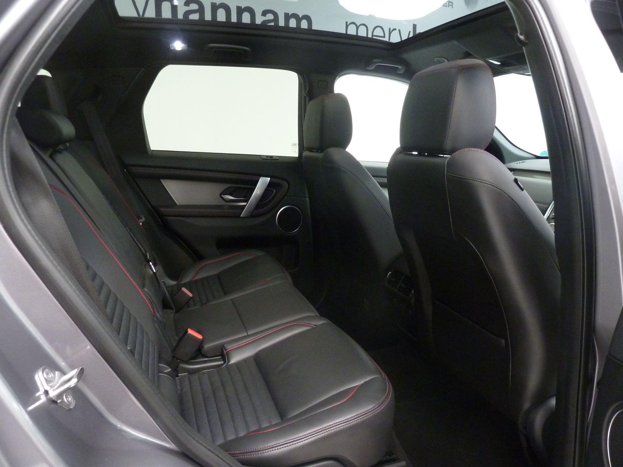 Land Rover Discovery Sport 1.5 P300e 12.2kWh Urban Edition   <br/><br/>PAN ROOF + BLACK PACK