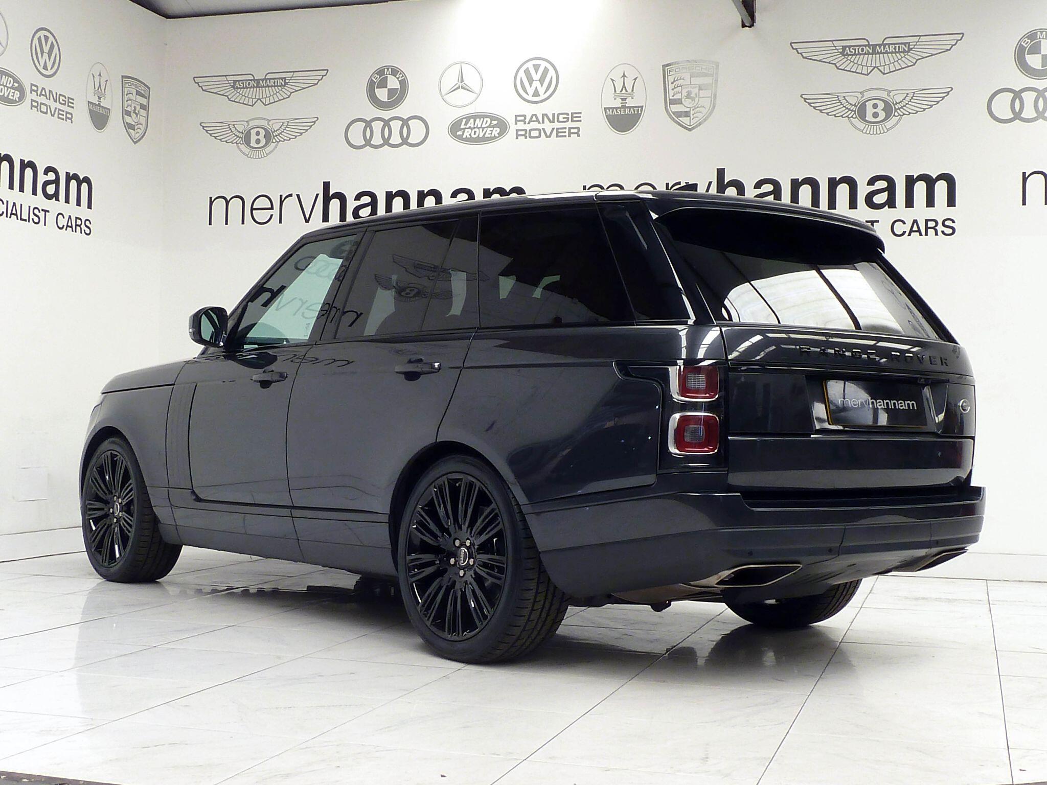 Land Rover Range Rover 3.0 P400  Vogue   <br/><br/>PAN ROOF + BLACK PACK + TV