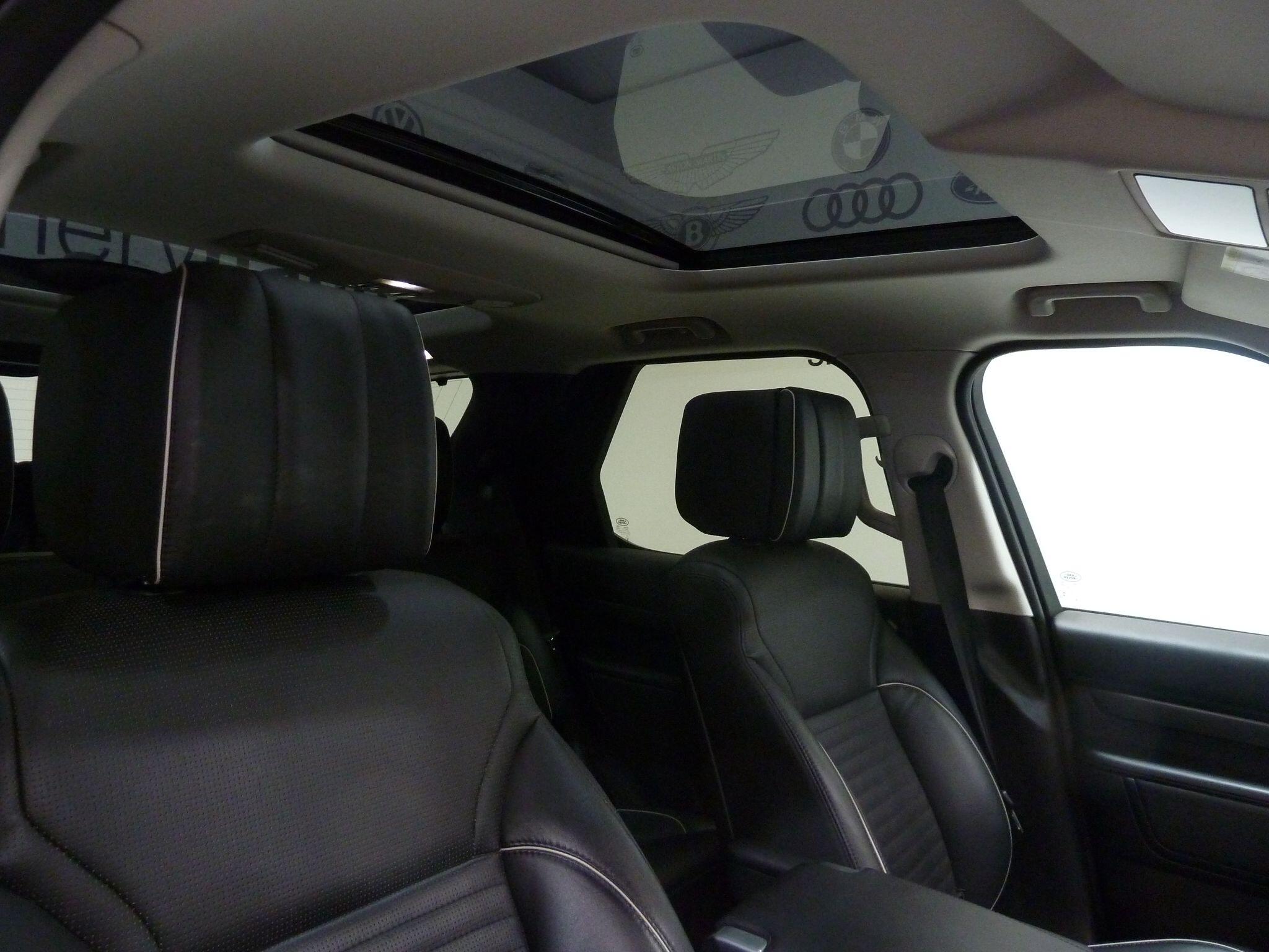 Land Rover Discovery 3.0 TD V6 HSE Luxury   <br/><br/>REAR ENT + BLACK PACK + HUD