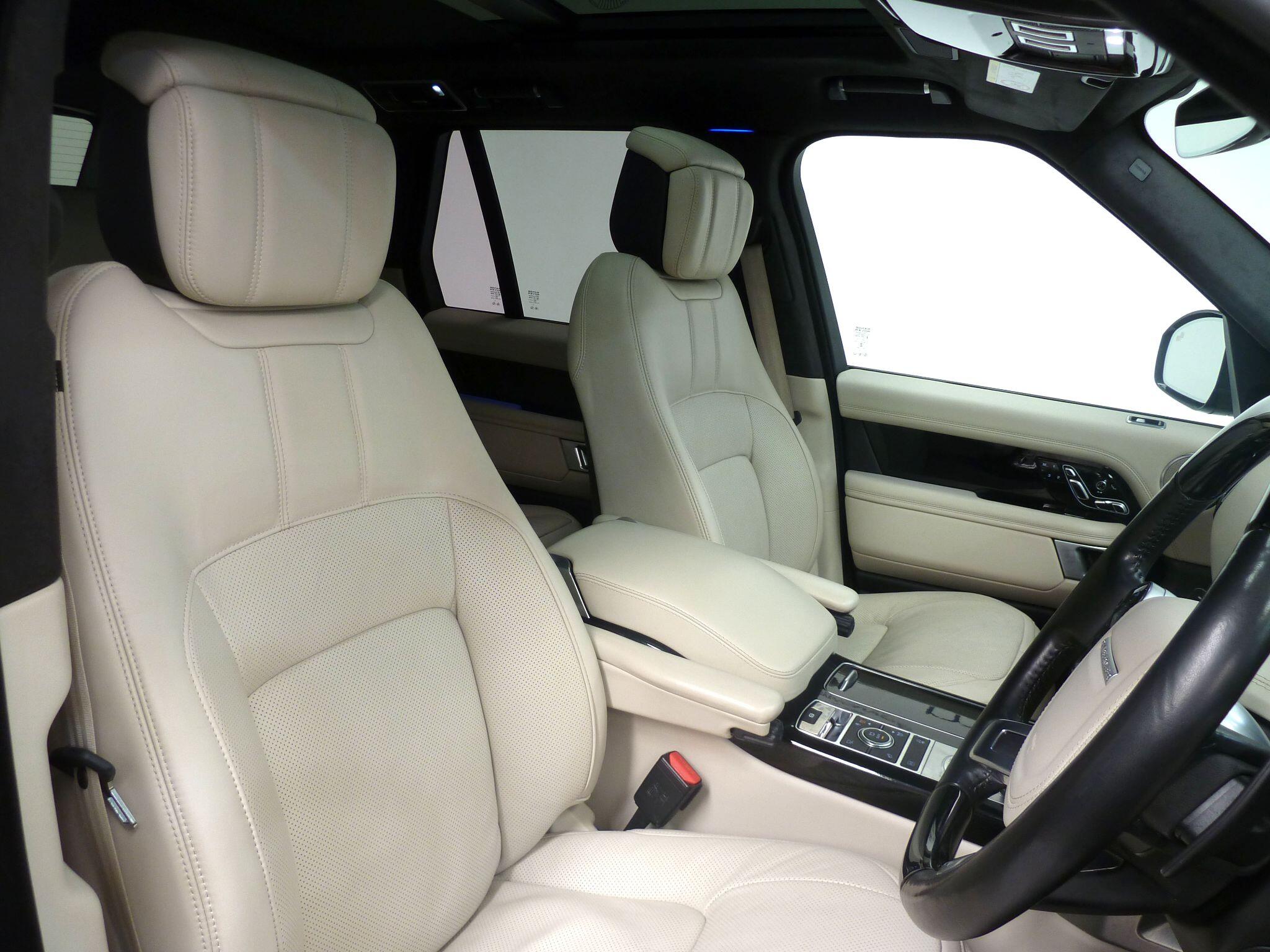 Land Rover Range Rover 2.0 P400e  Westminster   <br/><br/>PAN ROOF + HUD + SOFT CLOSE
