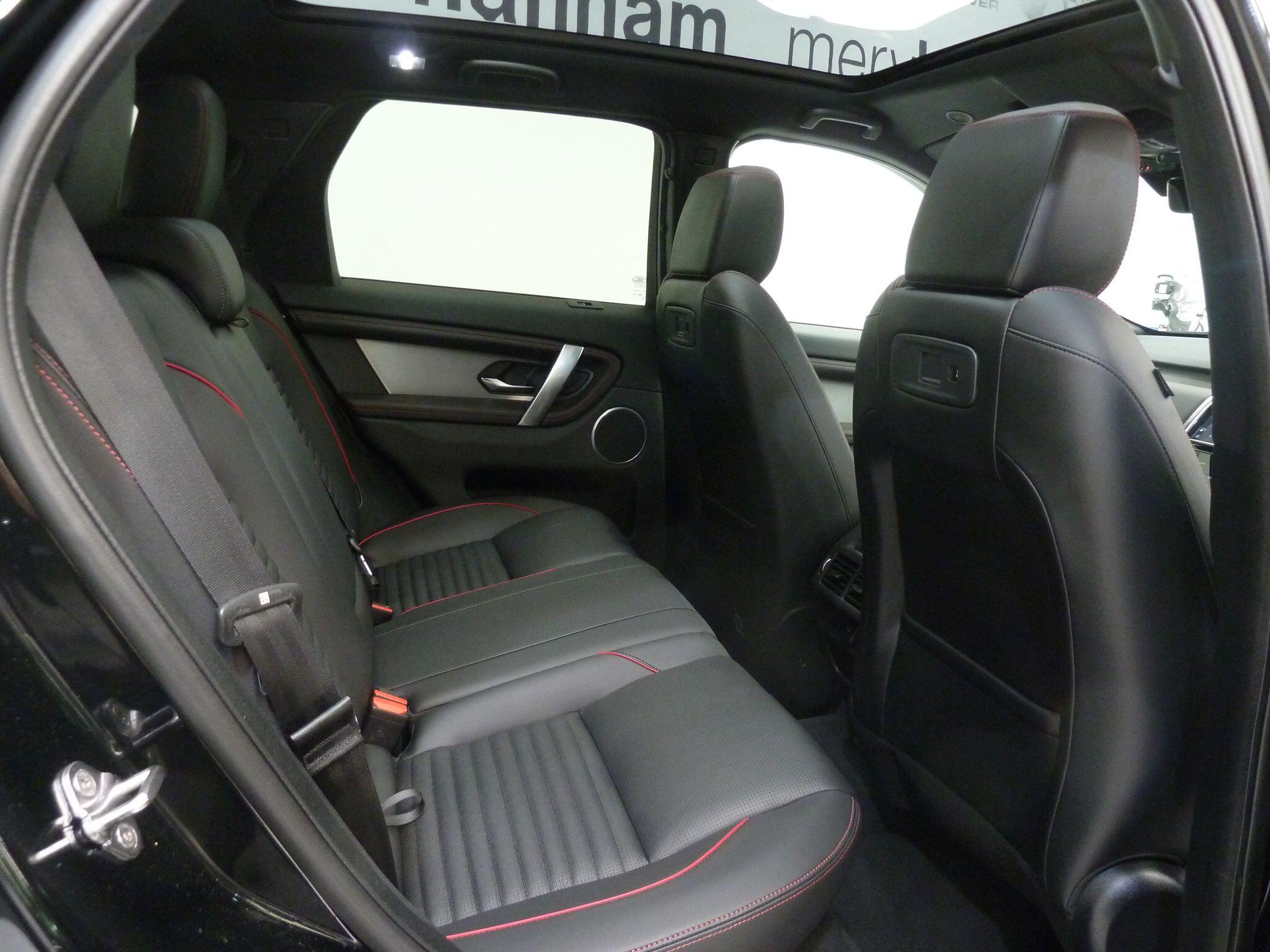 Land Rover Discovery Sport 1.5 P300e 12.2kWh R-Dynamic SE   <br/><br/>PAN ROOF + BLACK PACK