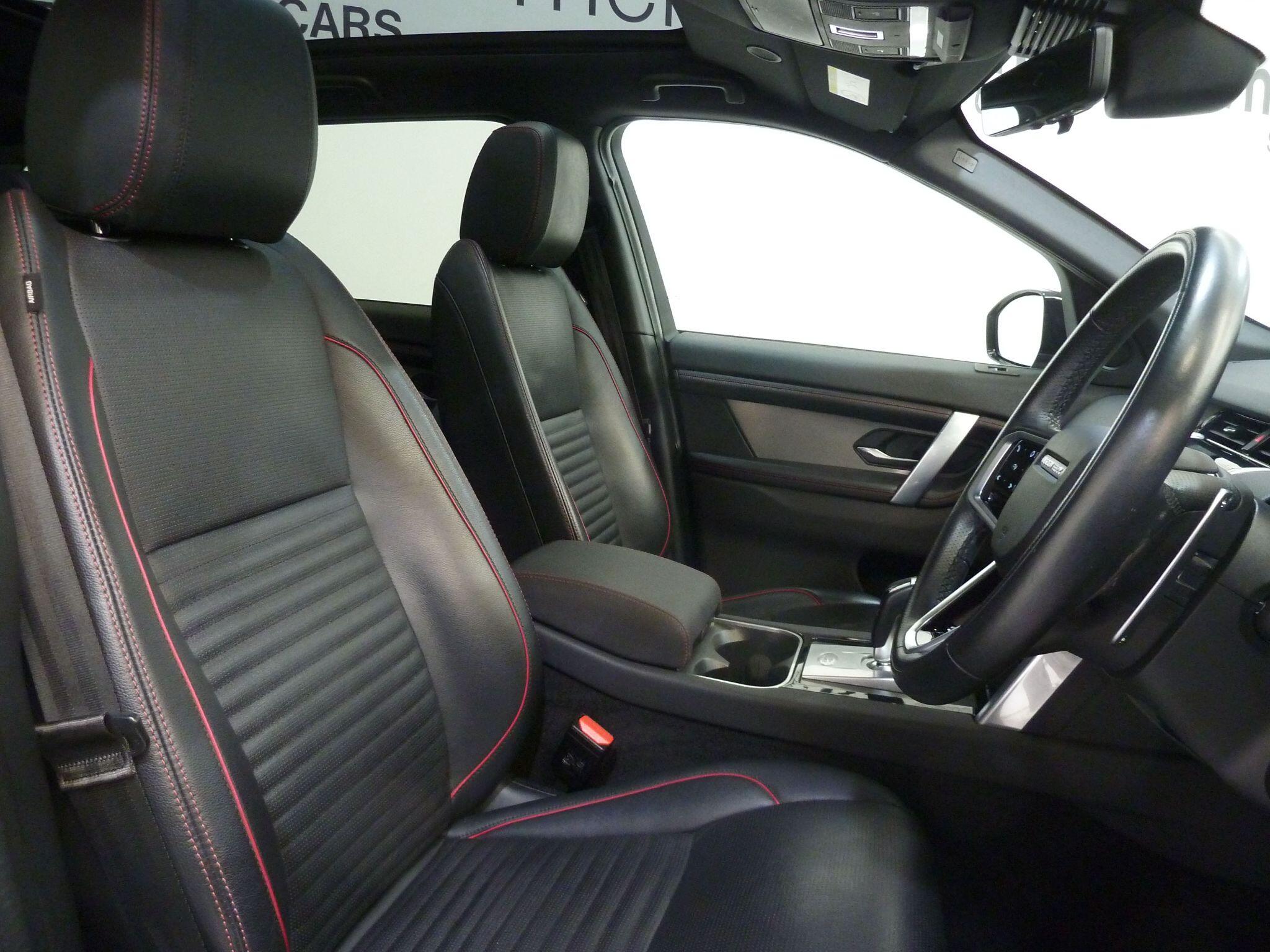Land Rover Discovery Sport 1.5 P300e 12.2kWh R-Dynamic SE   <br/><br/>PAN ROOF + BLACK PACK