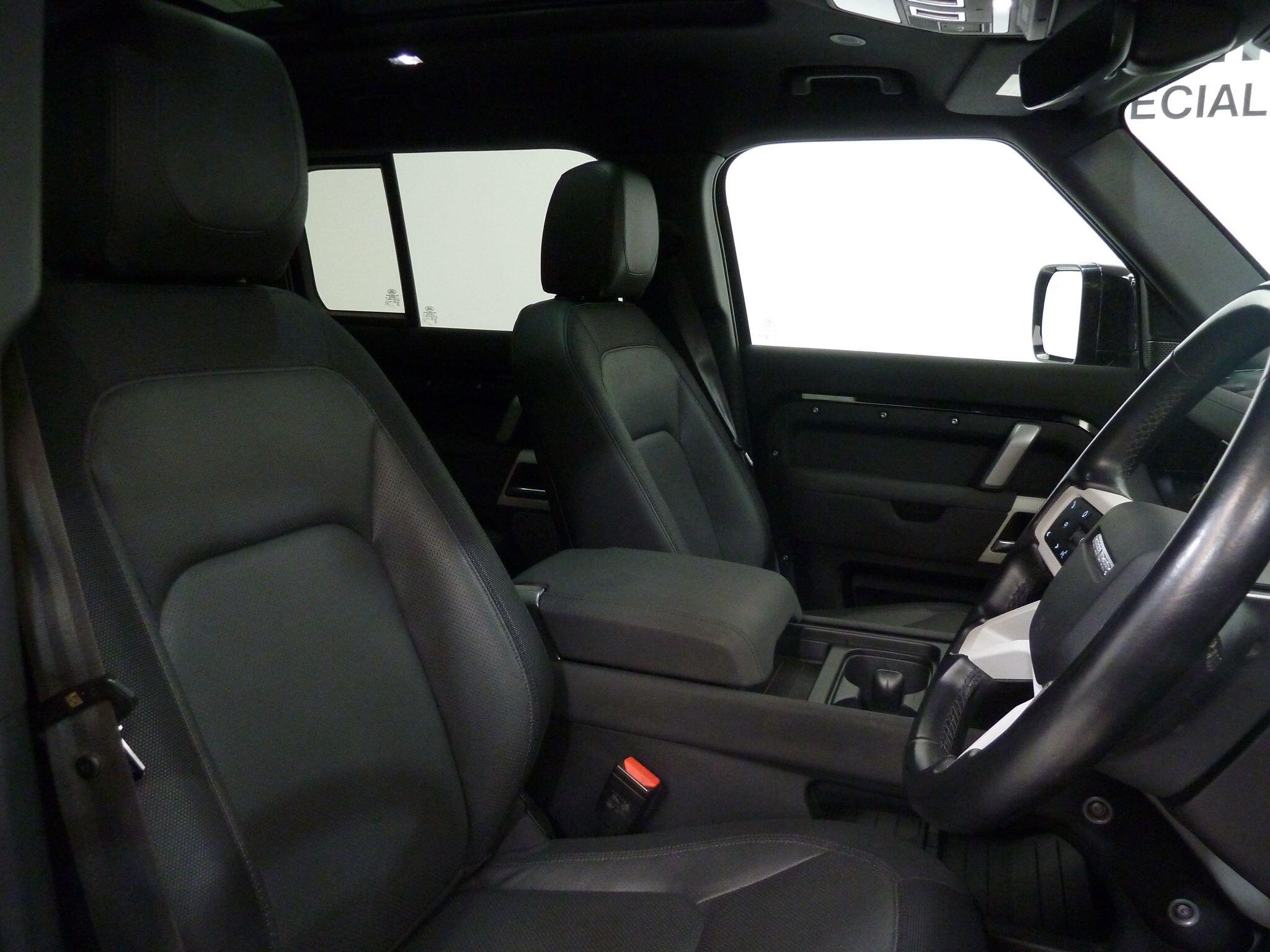 Land Rover Defender 110 3.0 D250  SE SUV  Diesel   (250 ps)<br/><br/>HAWKE BLACK EDITION